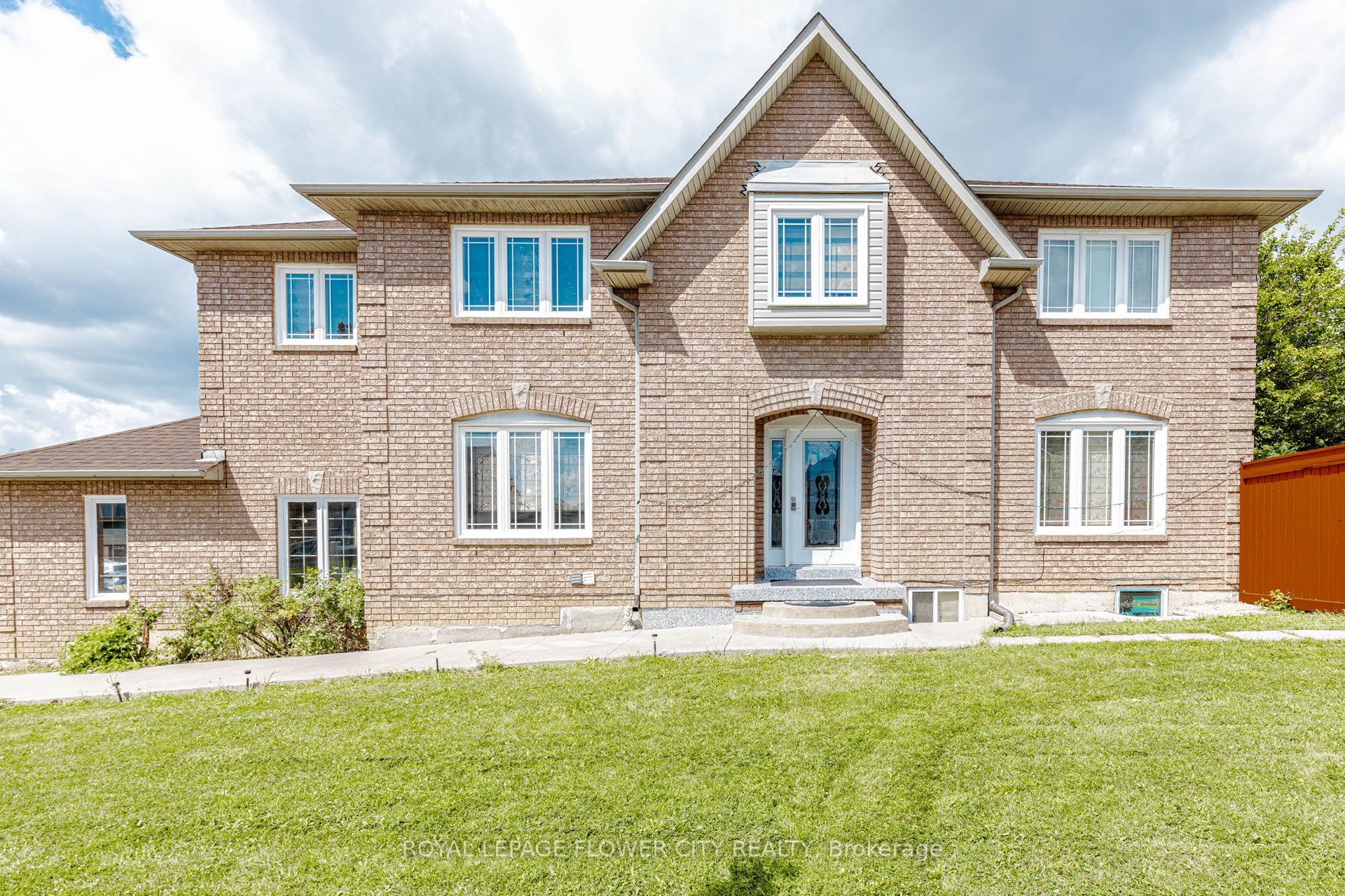 14 Canarvan Court Property Photo 1