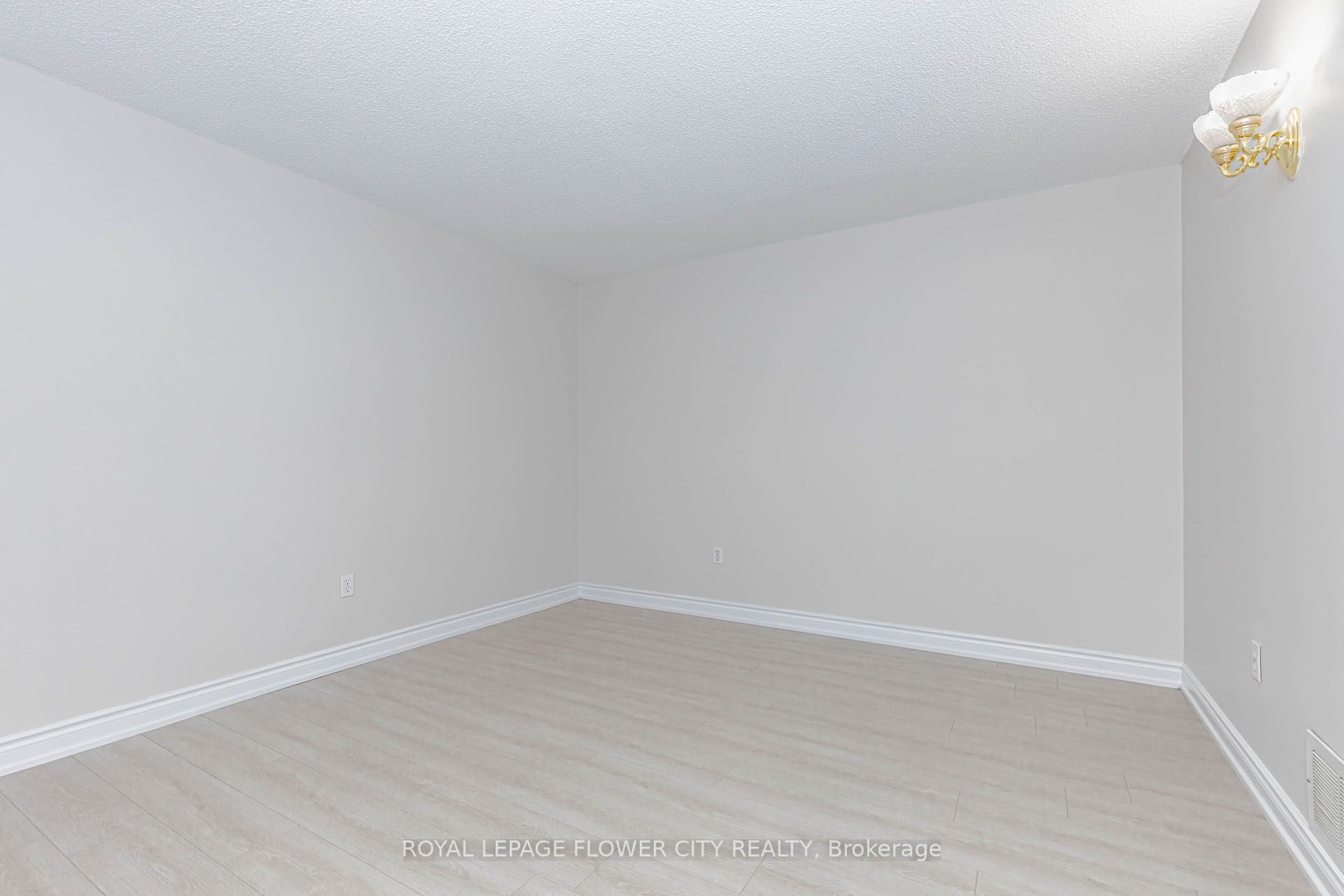 14 Canarvan Court Property Photo 10