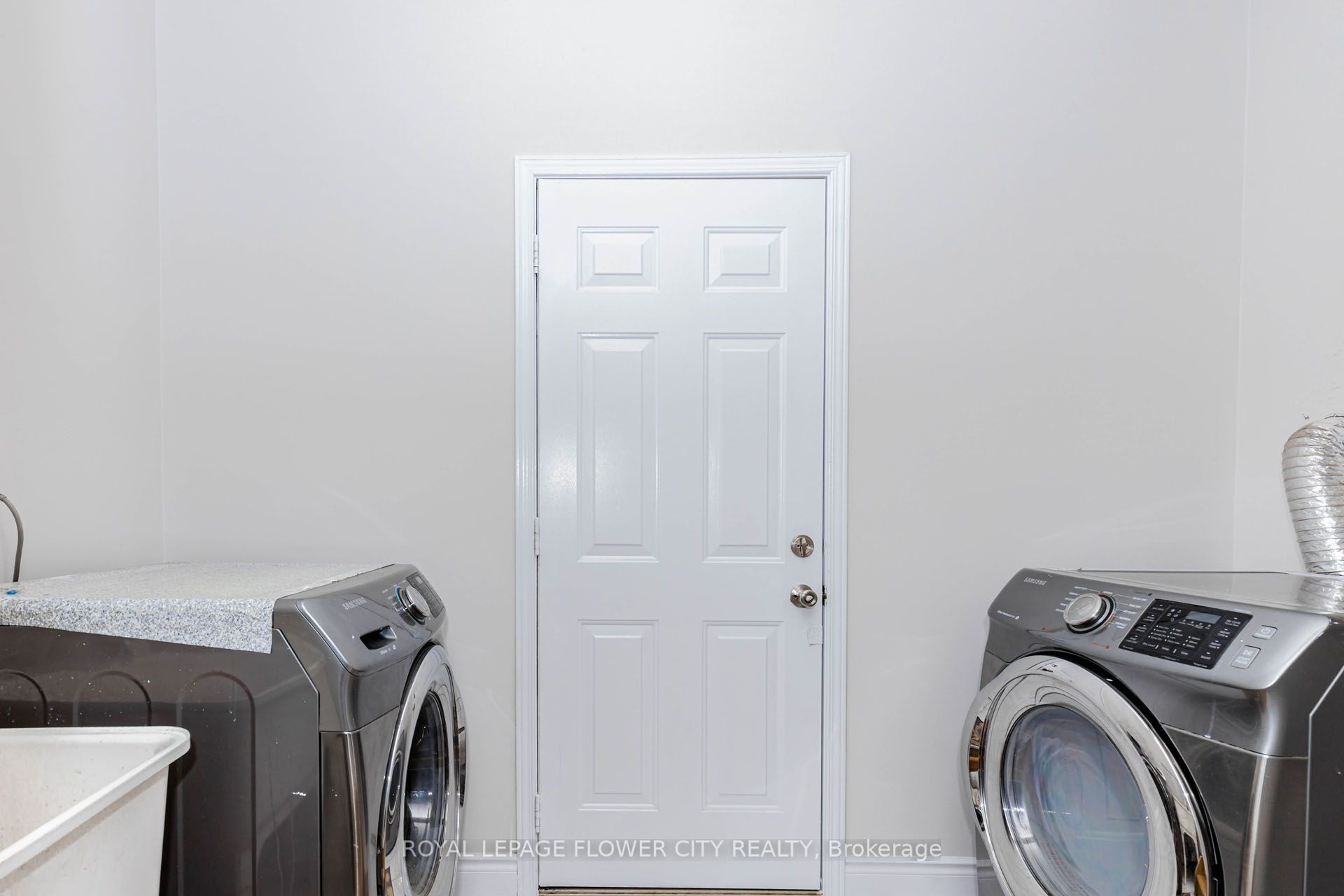 14 Canarvan Court Property Photo 38