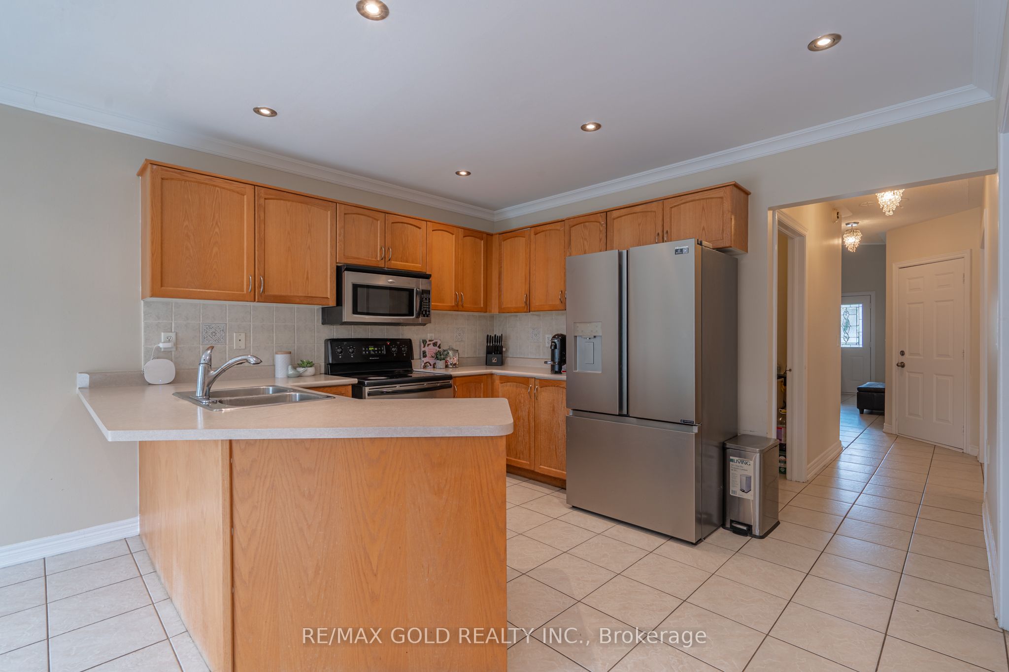 409 Fernforest Drive Property Photo 8