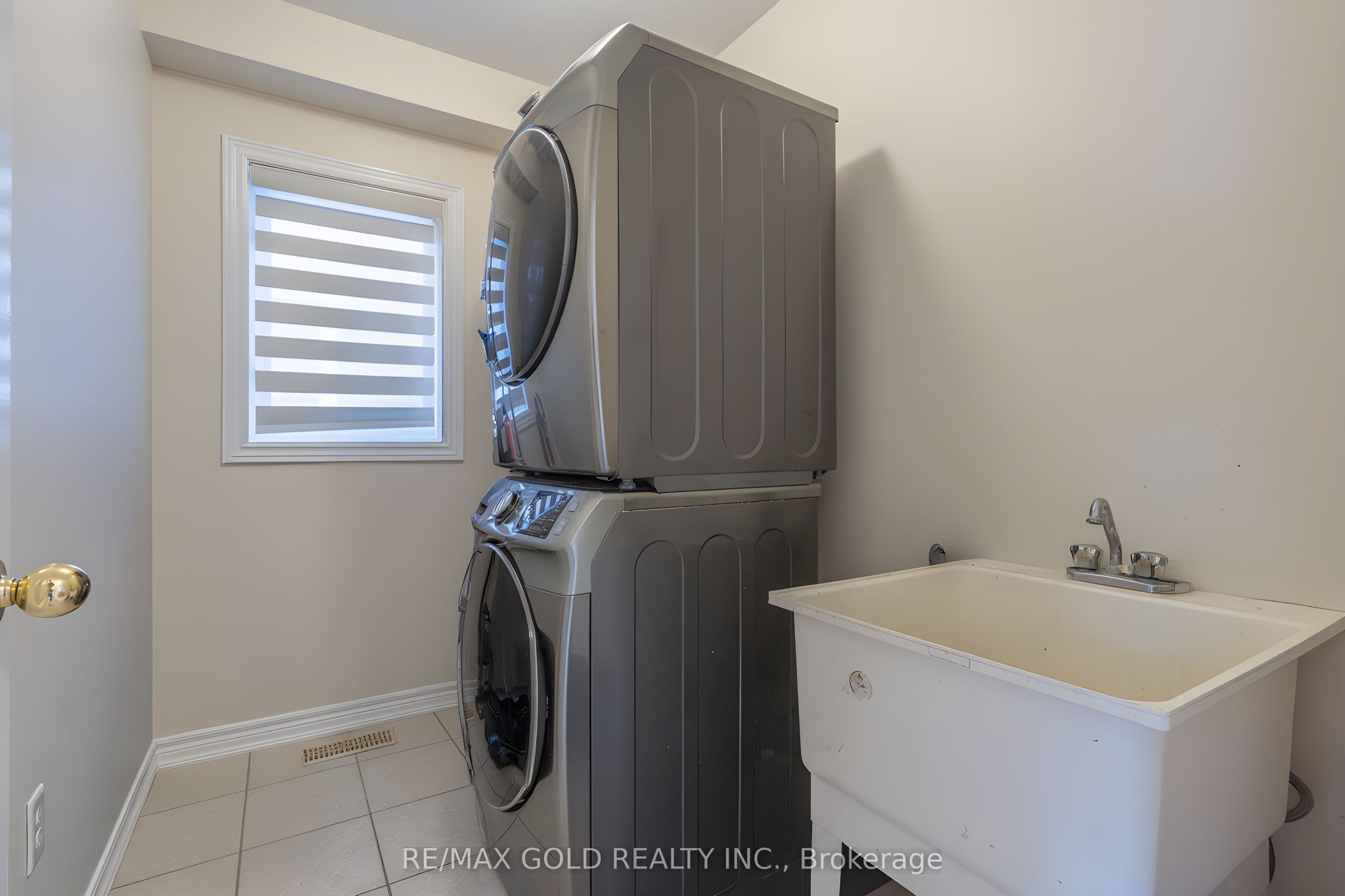 409 Fernforest Drive Property Photo 13