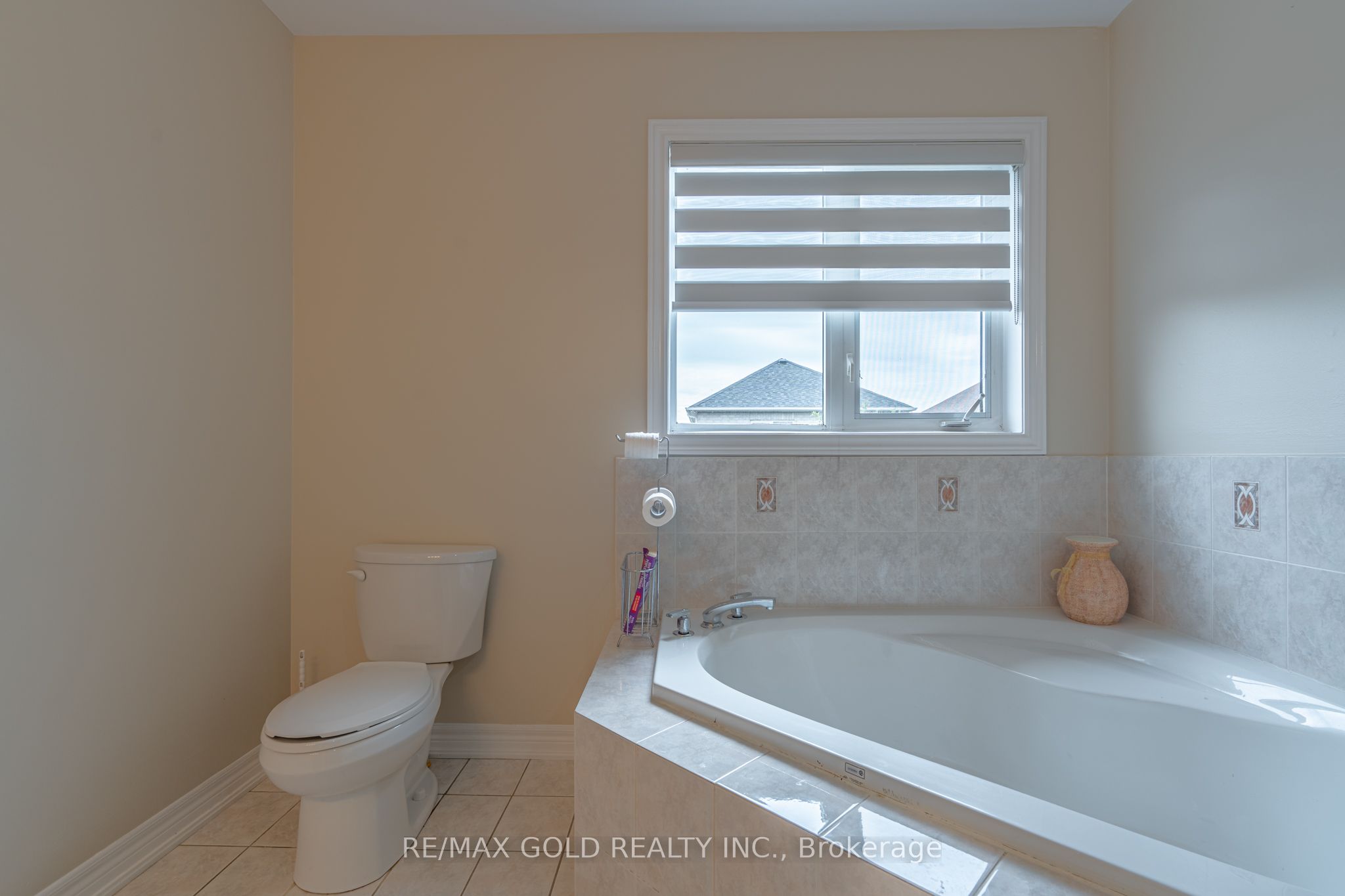 409 Fernforest Drive Property Photo 20