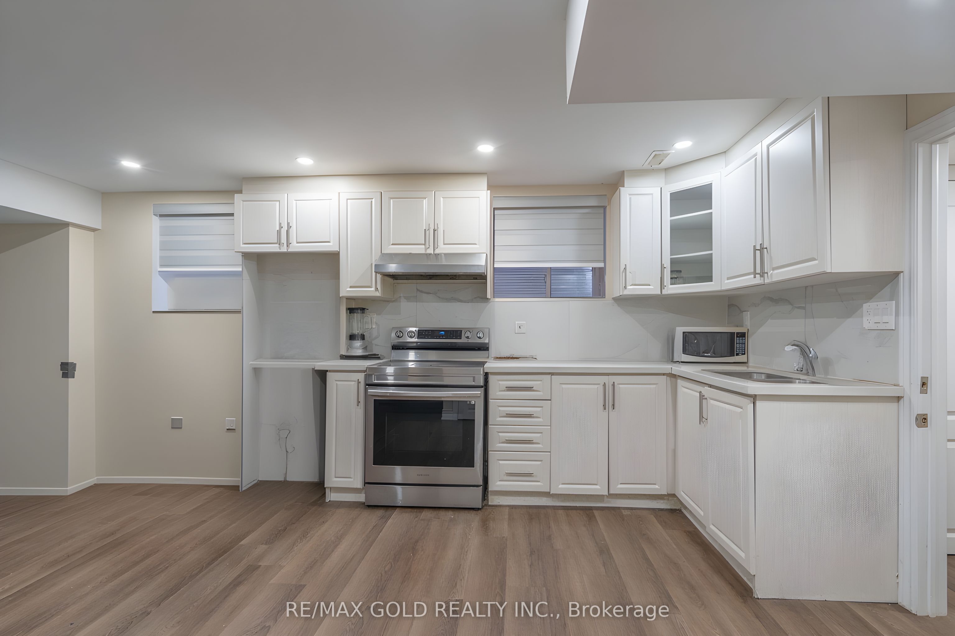 409 Fernforest Drive Property Photo 28