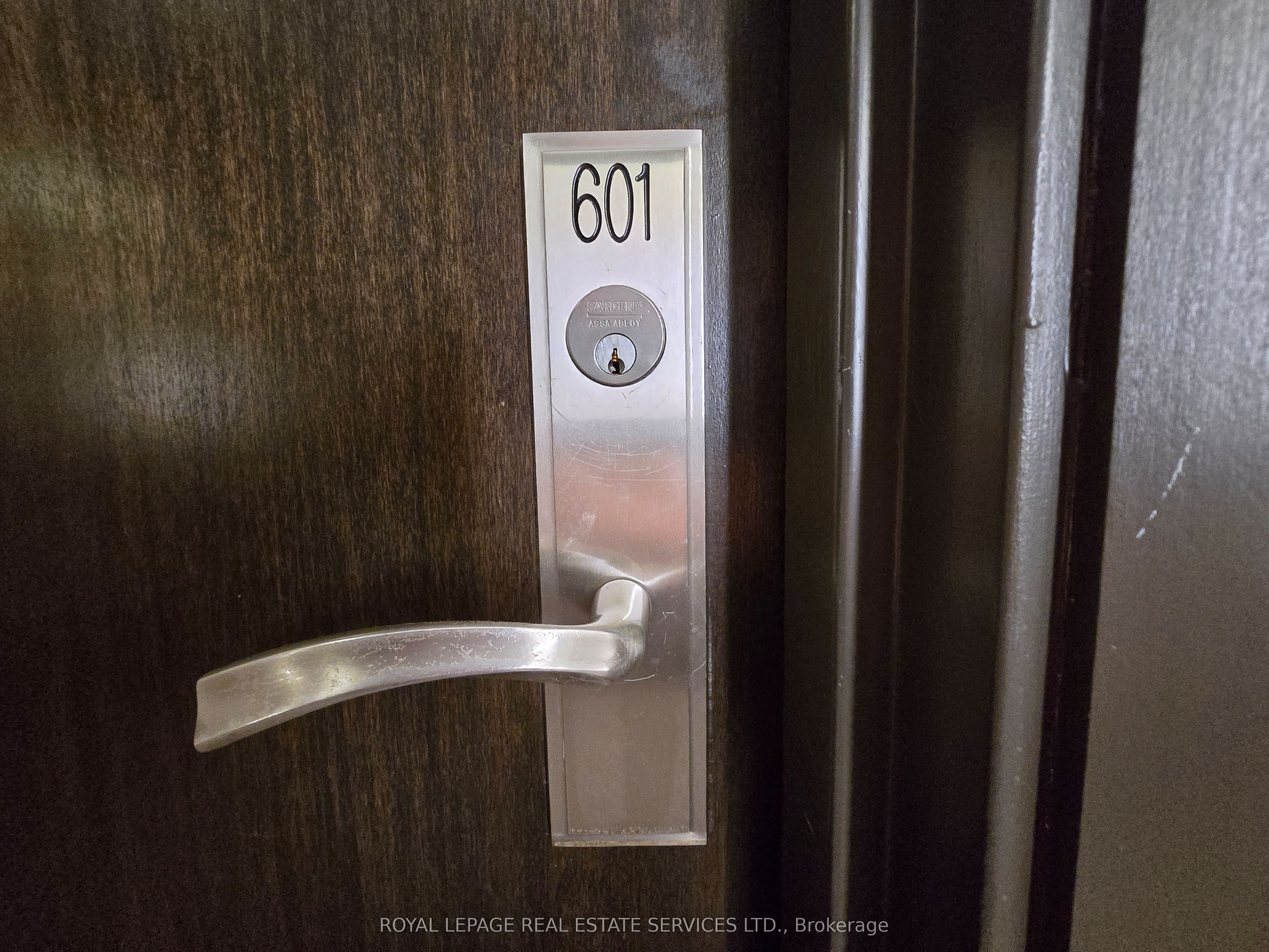 840 Queens Plate Drive 601 Property Photo 5