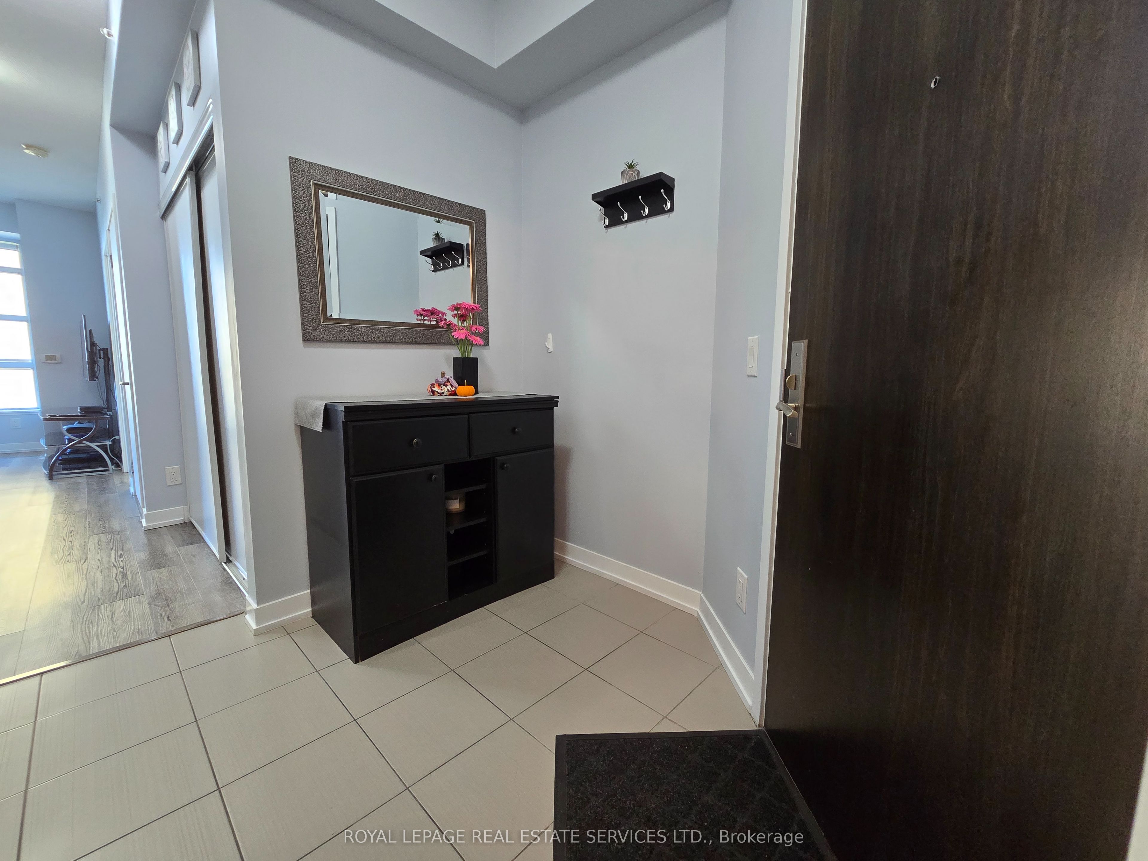 840 Queens Plate Drive 601 Property Photo 6