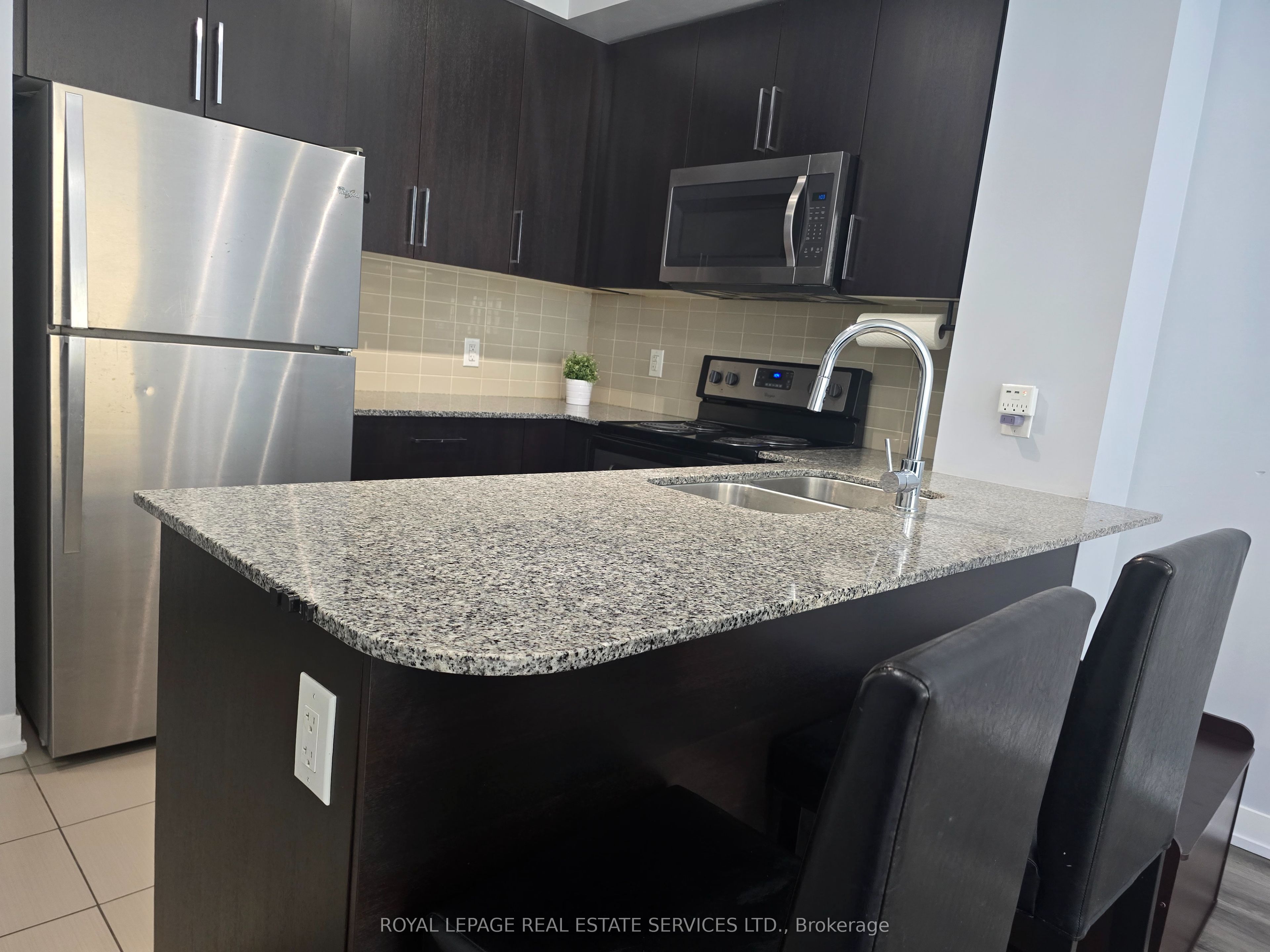 840 Queens Plate Drive 601 Property Photo 9