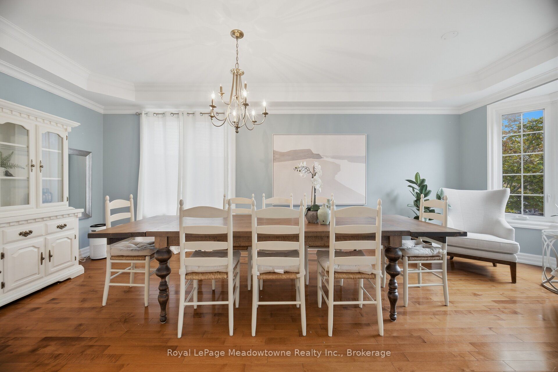 954 Lancaster Boulevard Property Photo 3