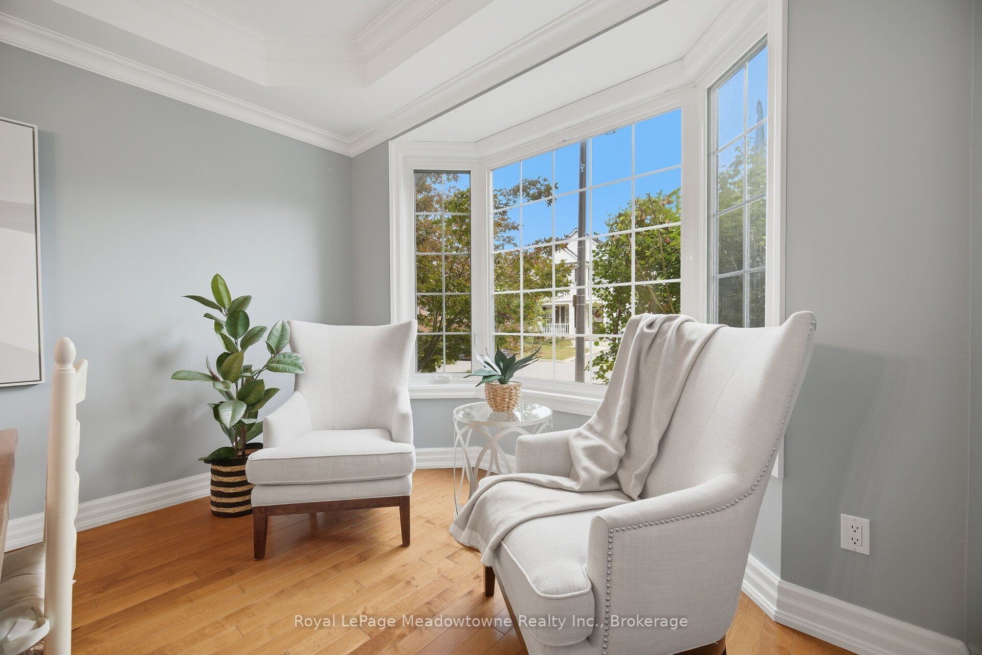954 Lancaster Boulevard Property Photo 6
