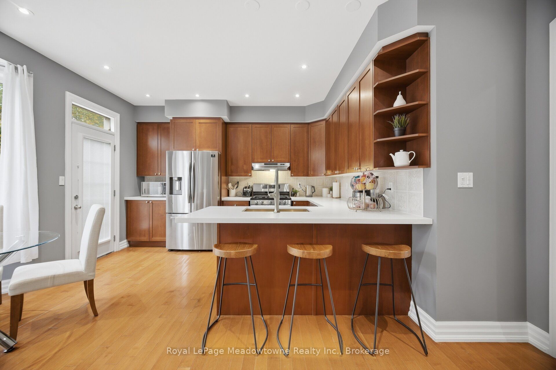 954 Lancaster Boulevard Property Photo 9