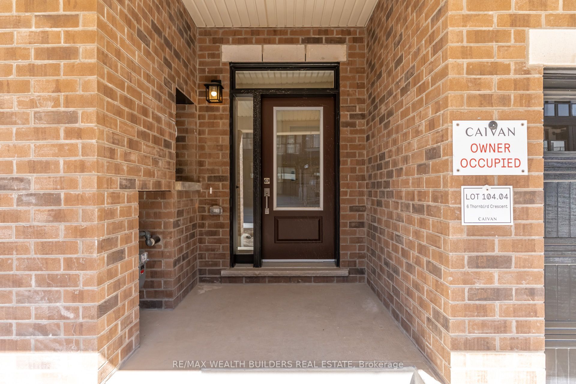 6 Thornbird Crescent Property Photo 2