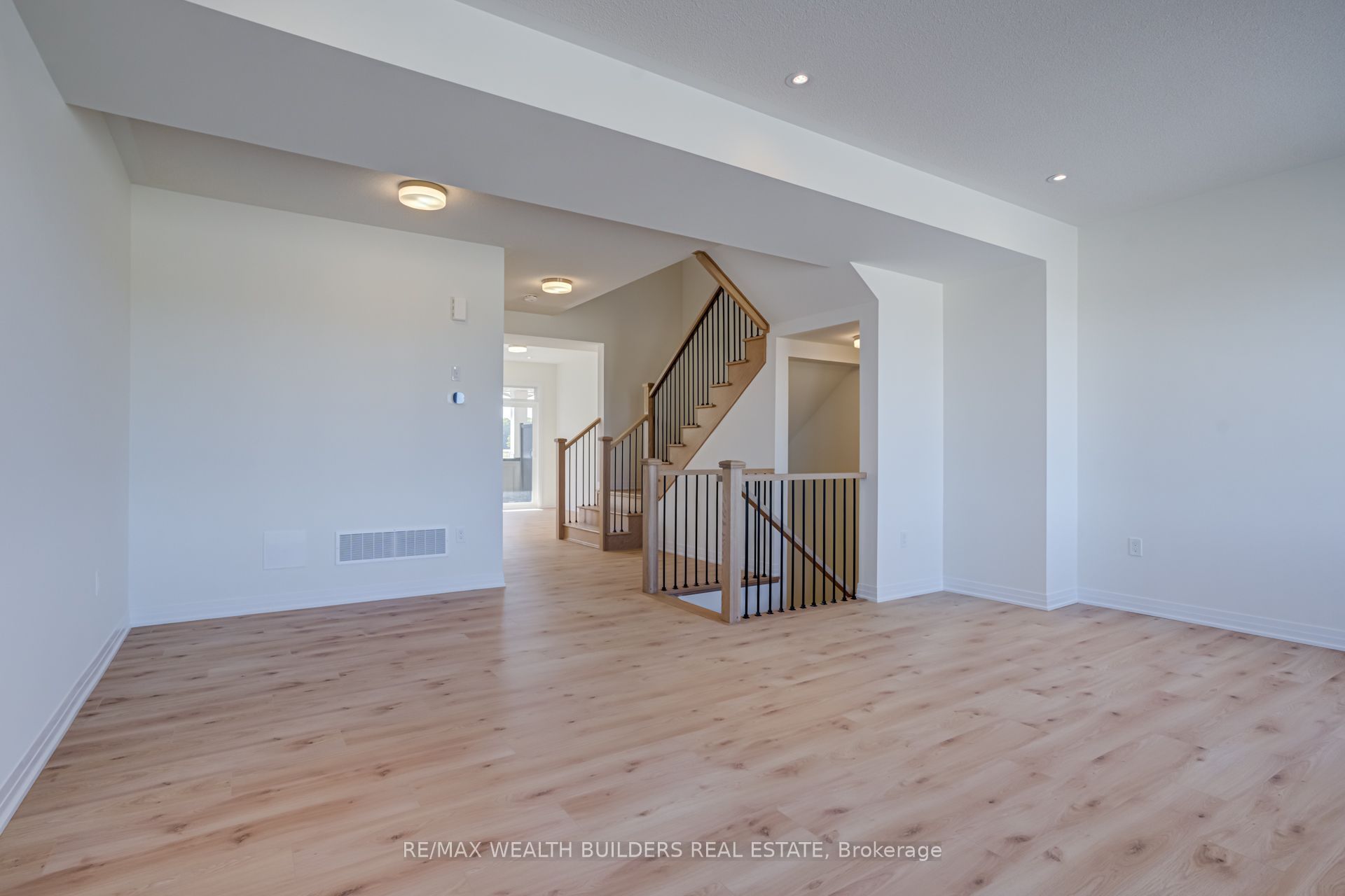 6 Thornbird Crescent Property Photo 6