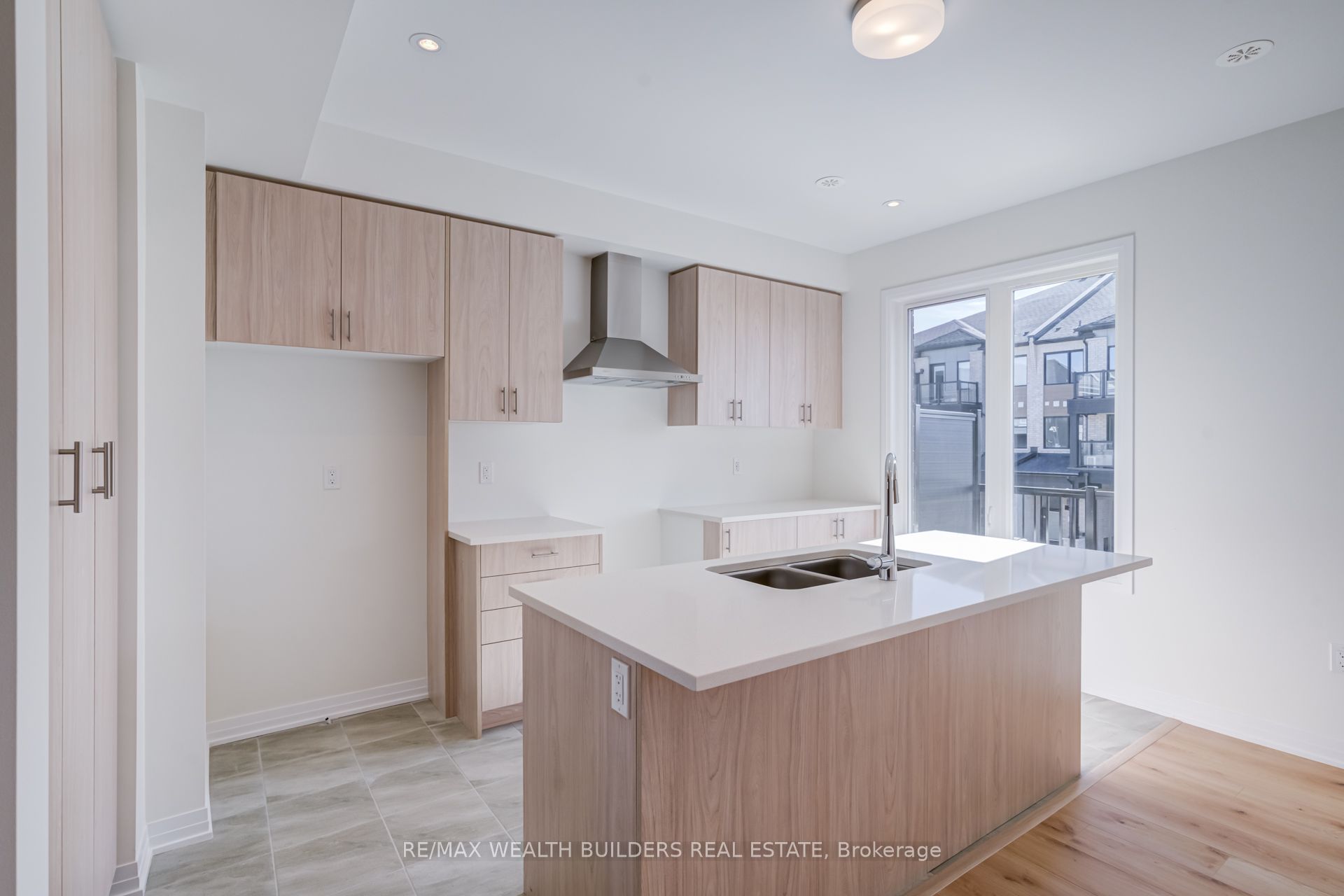 6 Thornbird Crescent Property Photo 7