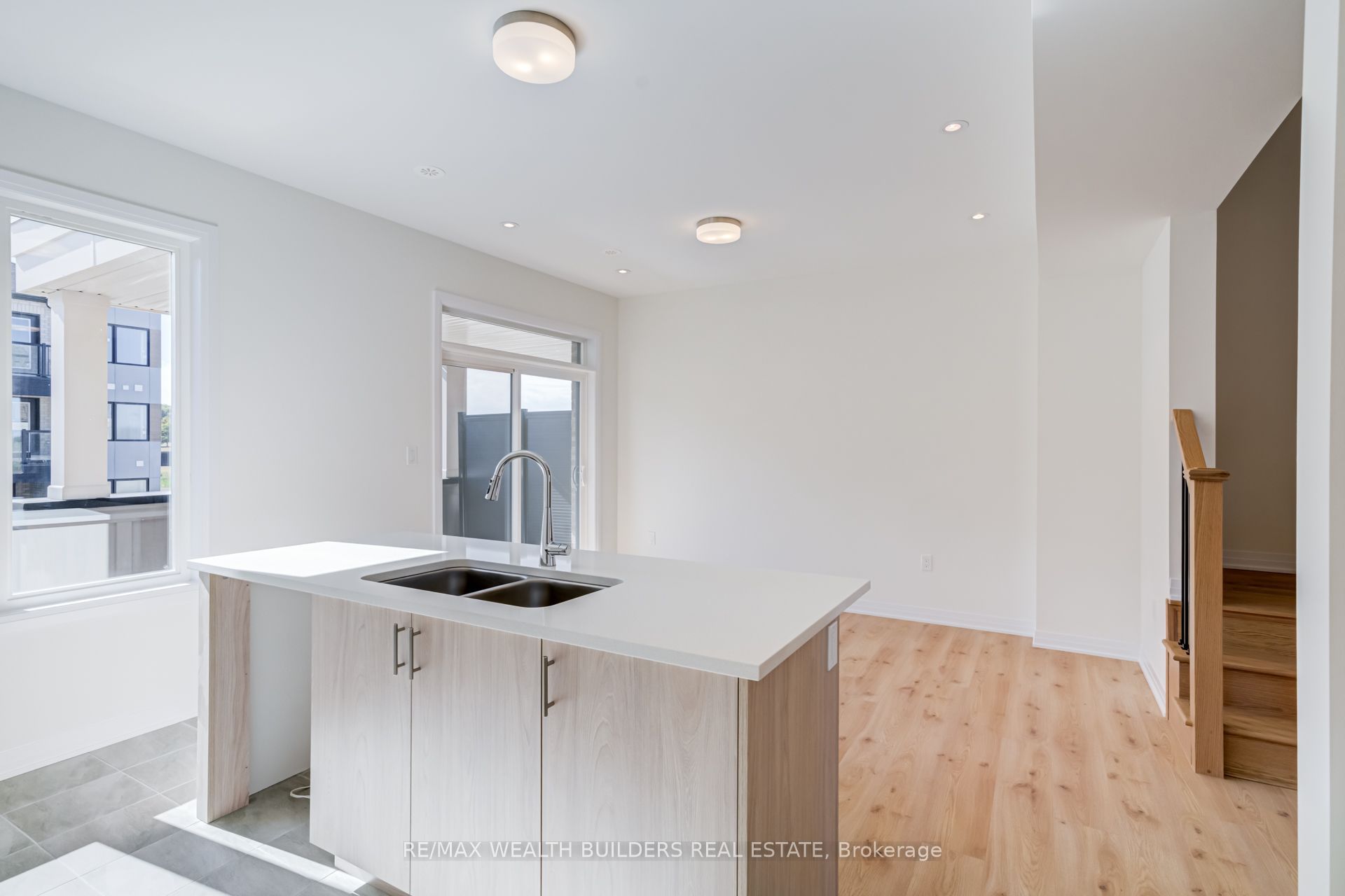 6 Thornbird Crescent Property Photo 11
