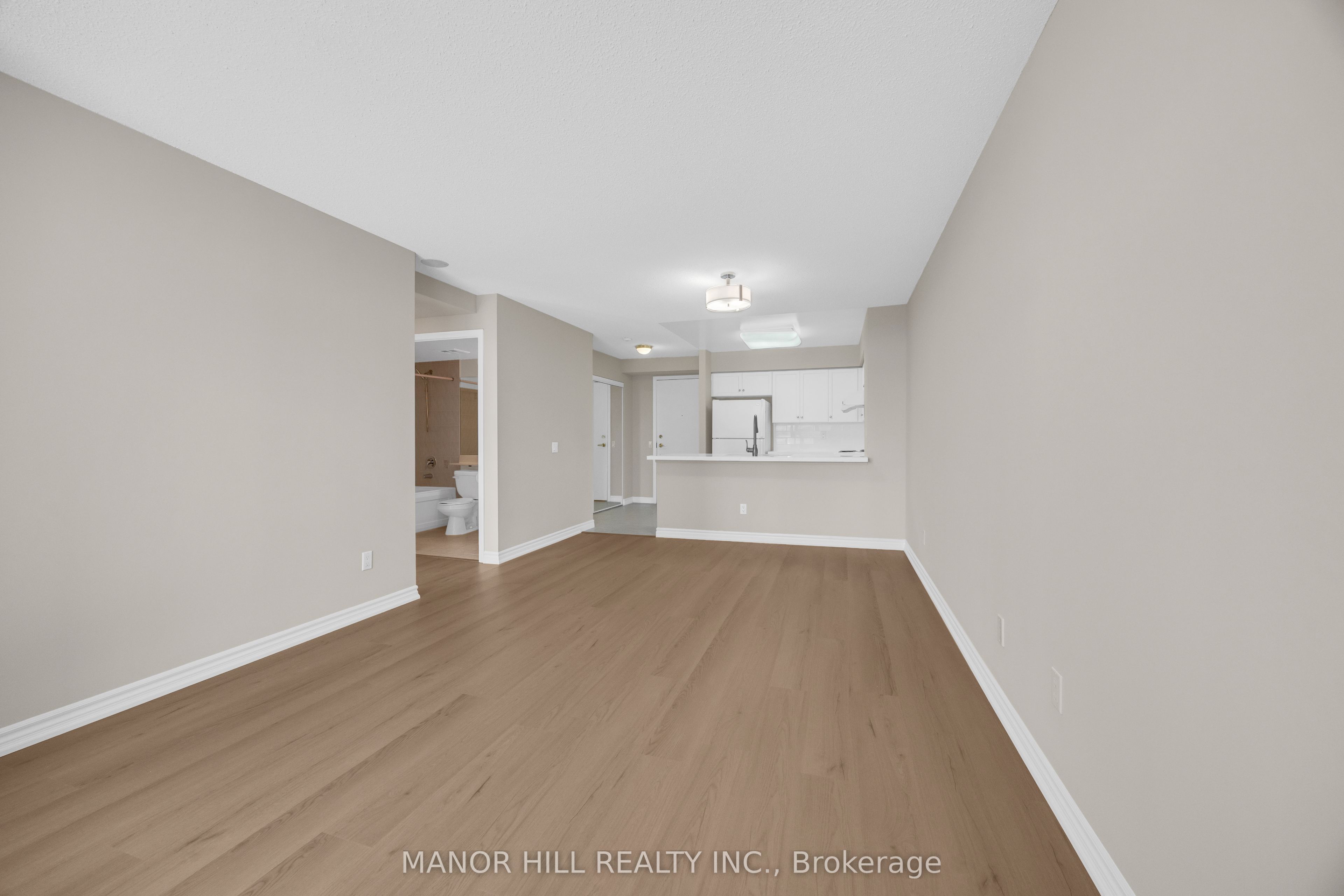 35 Kingsbridge Garden Circle 402 Property Photo 13