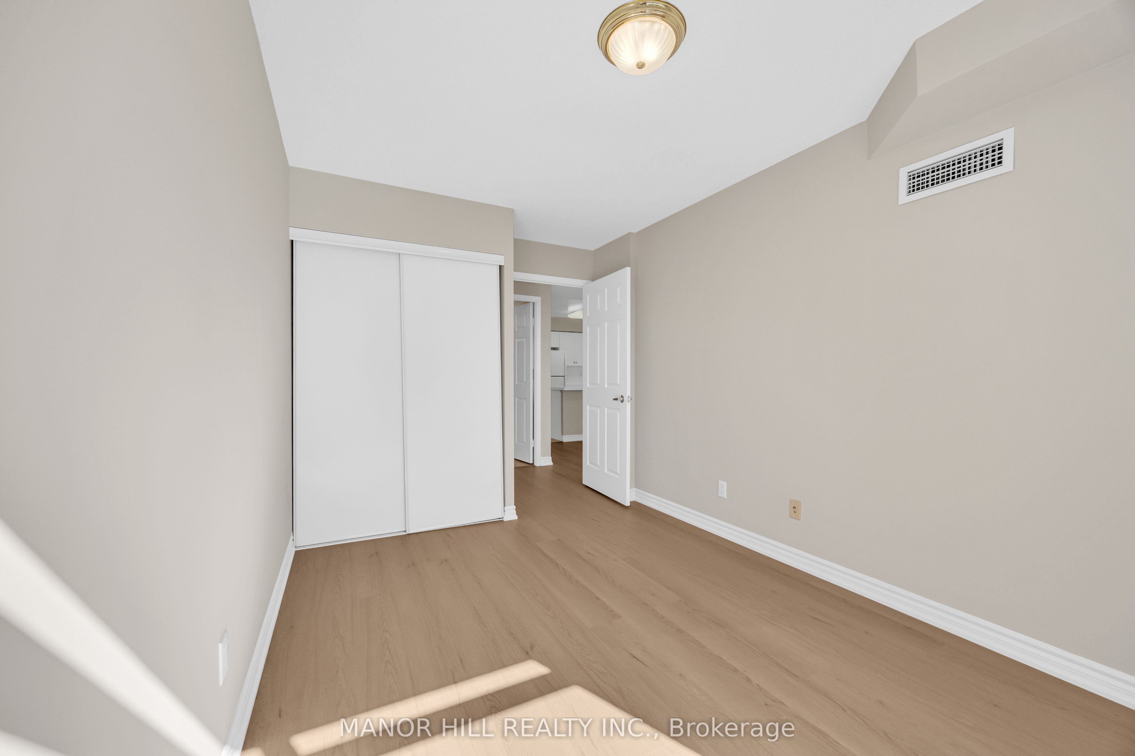 35 Kingsbridge Garden Circle 402 Property Photo 25