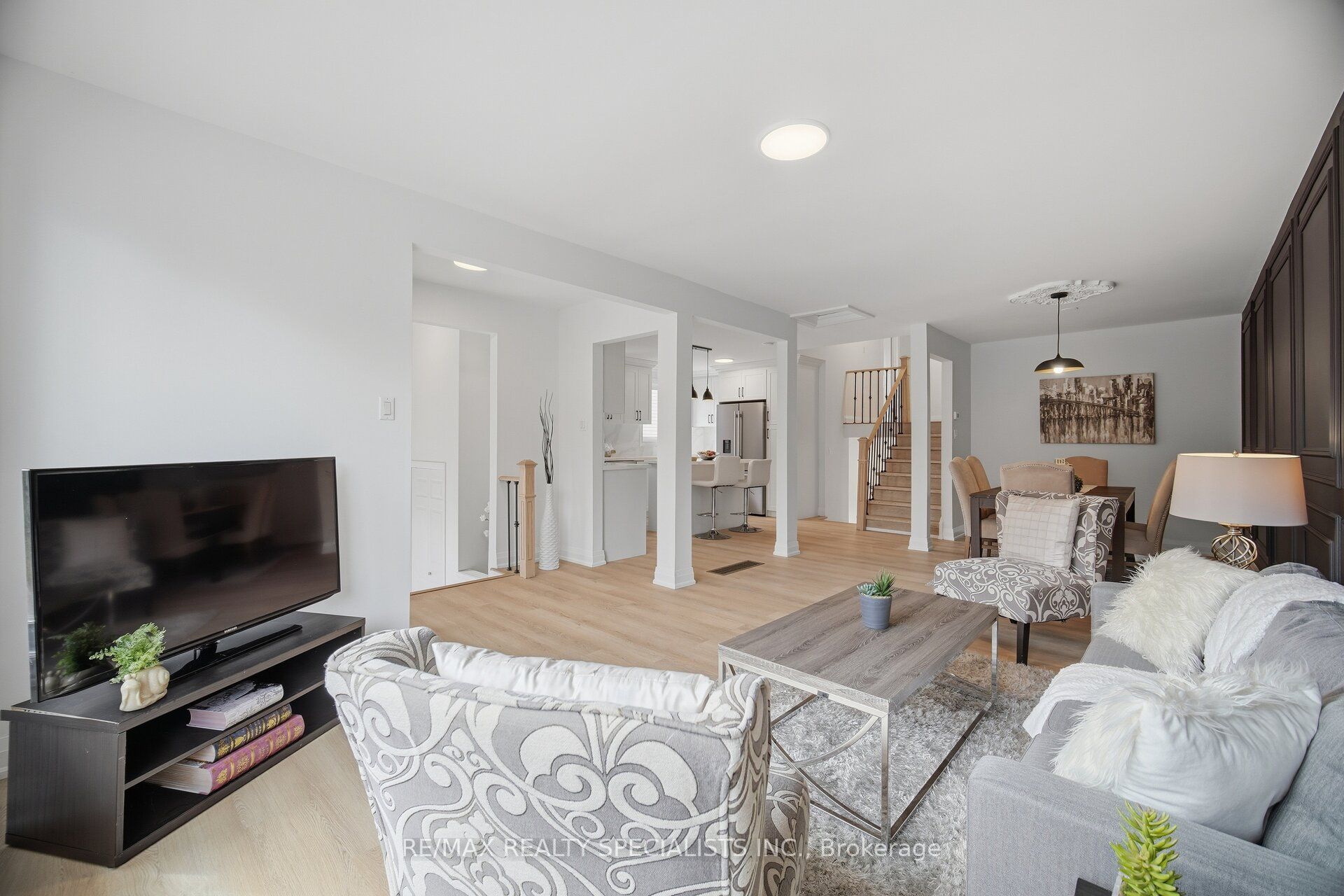 565 Hayward Crescent Property Photo 13