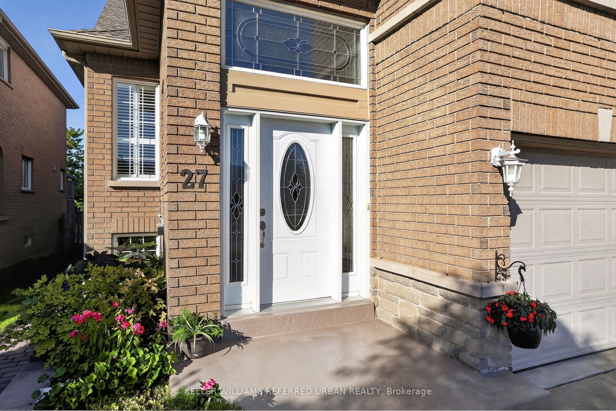 27 Summer Valley Drive Property Photo 3