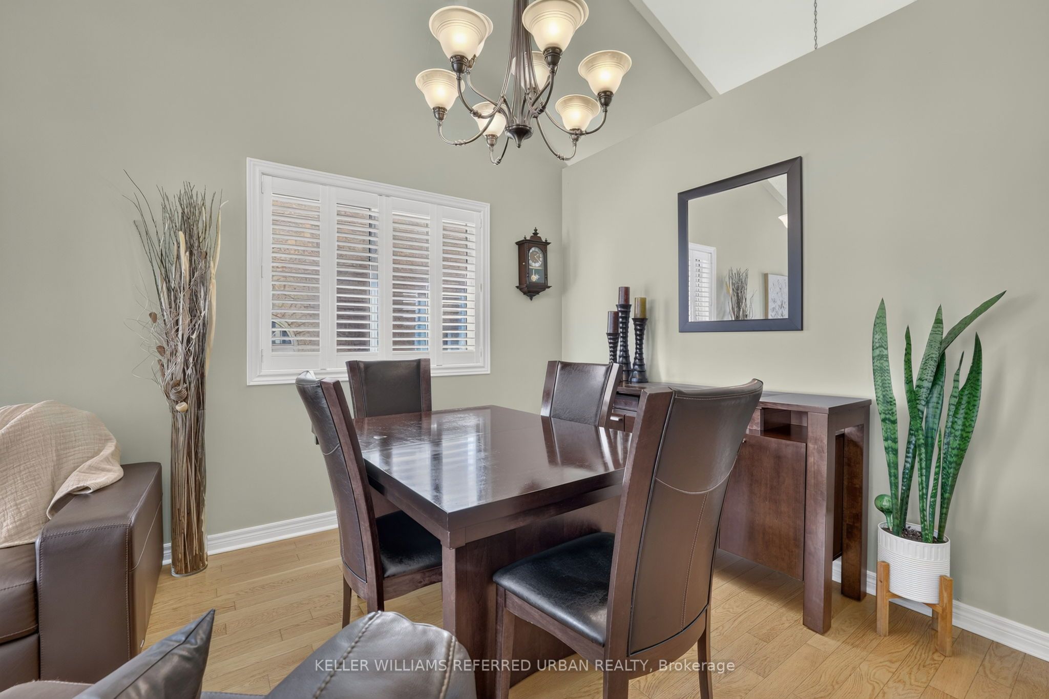 27 Summer Valley Drive Property Photo 10