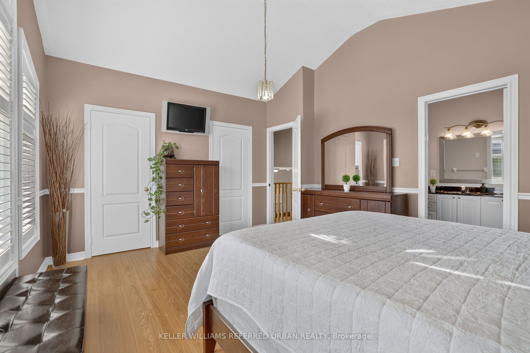 27 Summer Valley Drive Property Photo 24