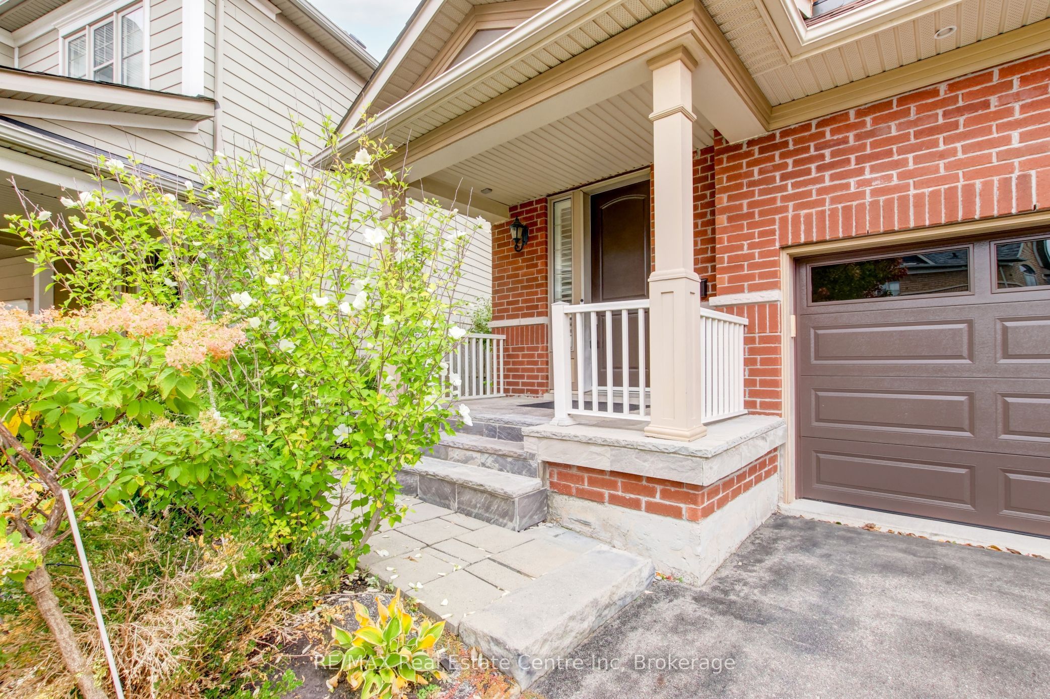 52 Bardoe Crescent Property Photo 4