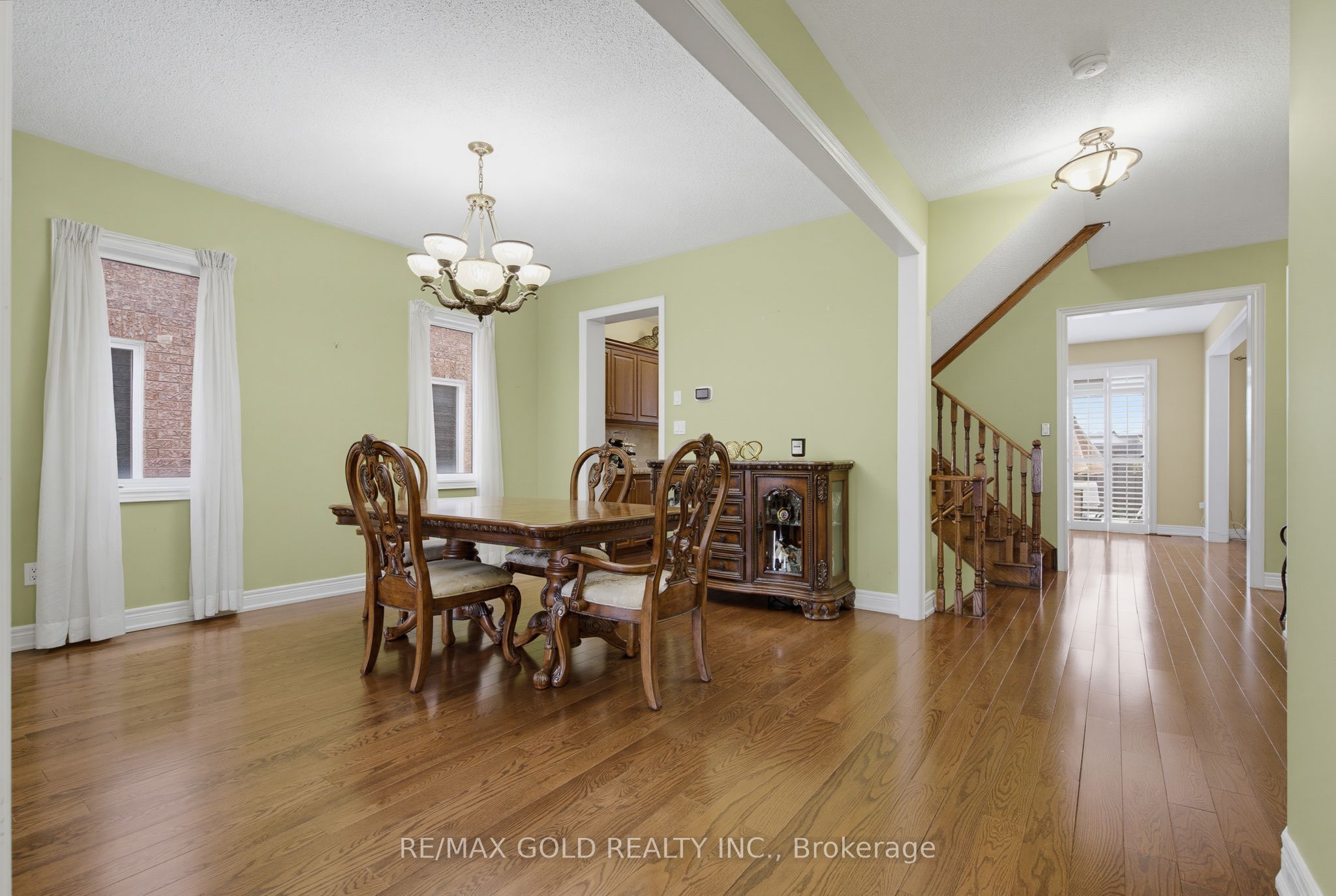 34 Lexington Road Property Photo 3