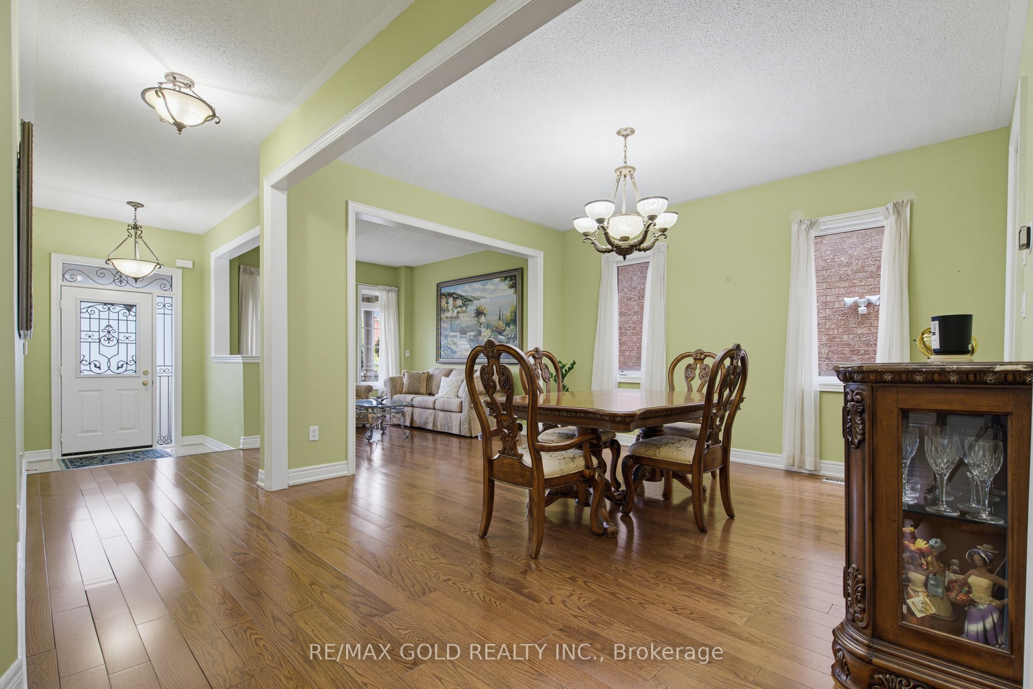 34 Lexington Road Property Photo 4