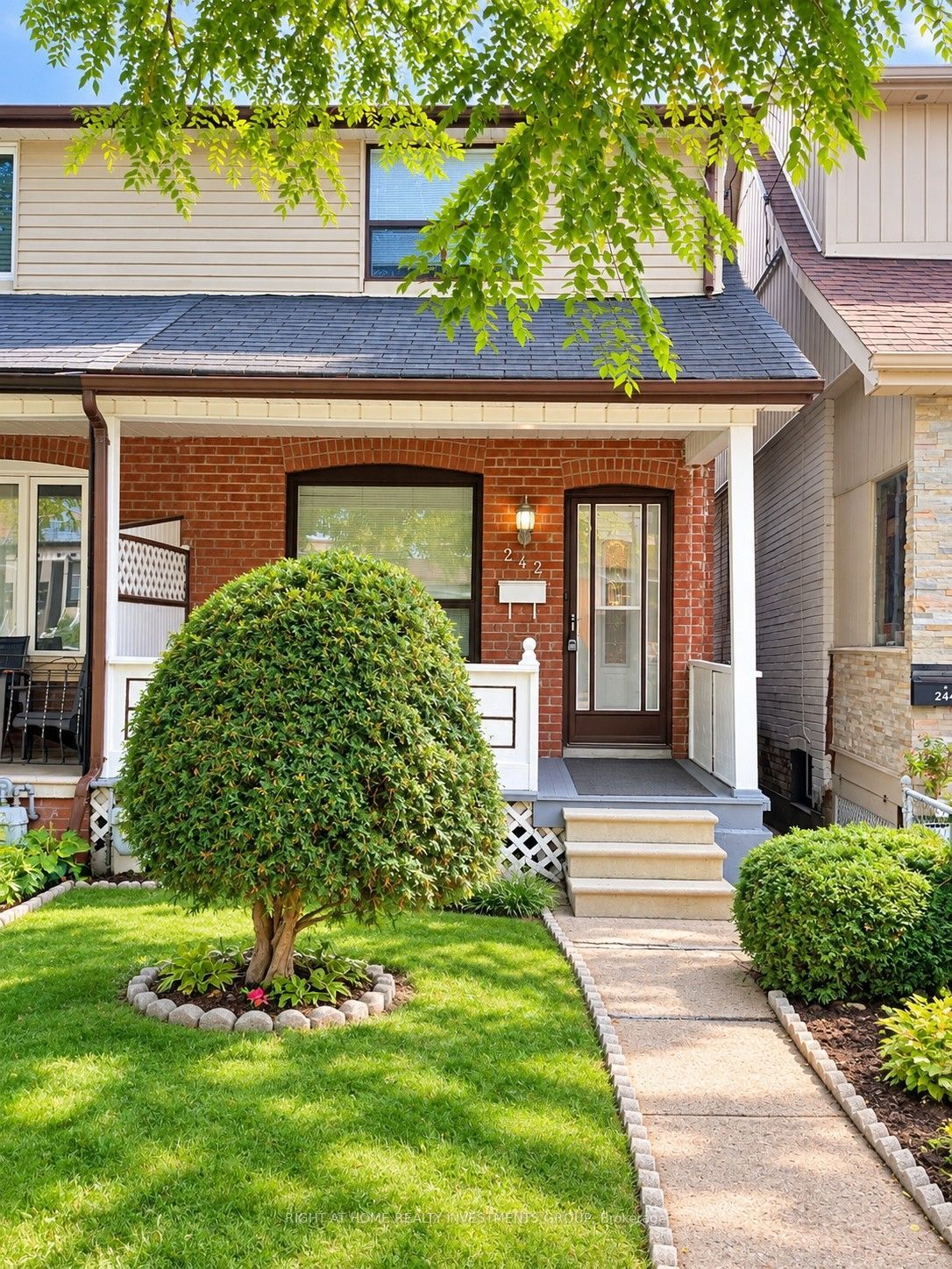 242 Silverthorn Avenue Property Photo 1