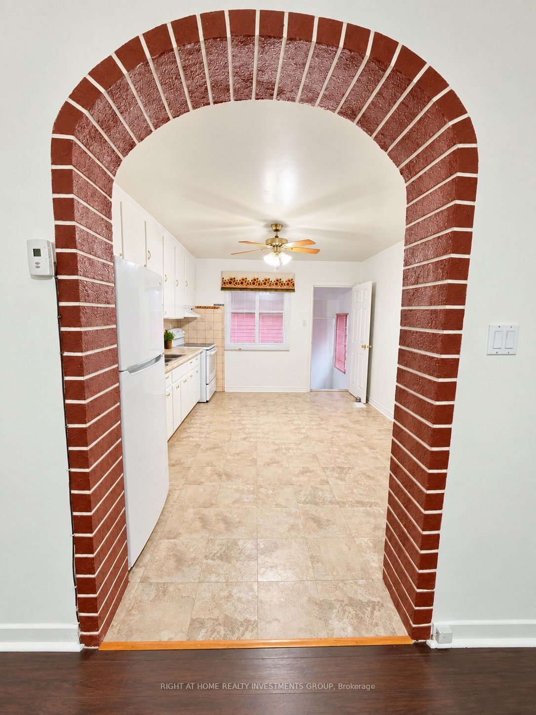 242 Silverthorn Avenue Property Photo 25