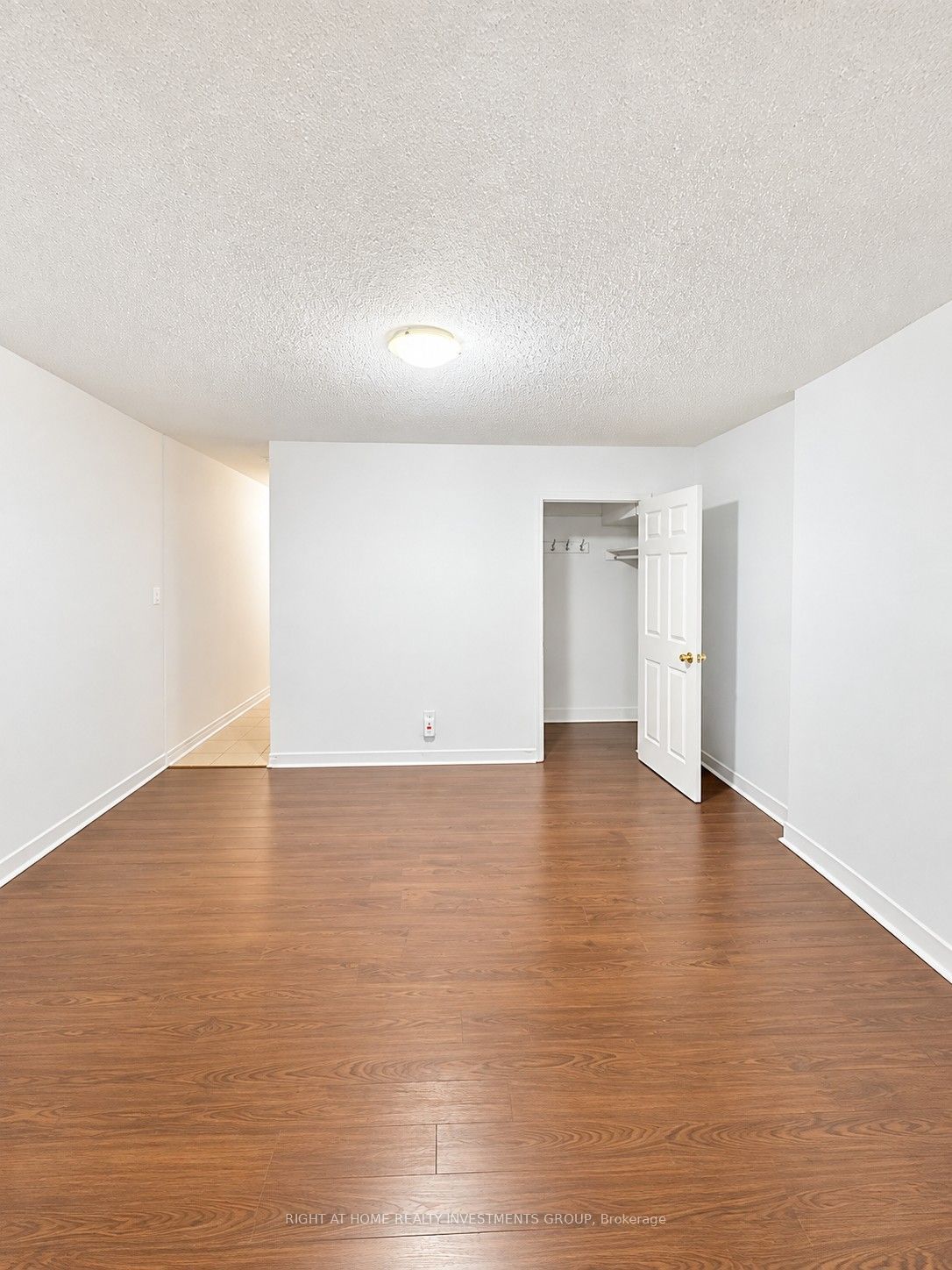 242 Silverthorn Avenue Property Photo 27