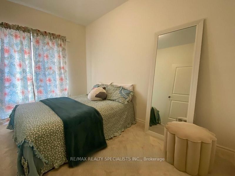 80 Donald Ficht Crescent Property Photo 23