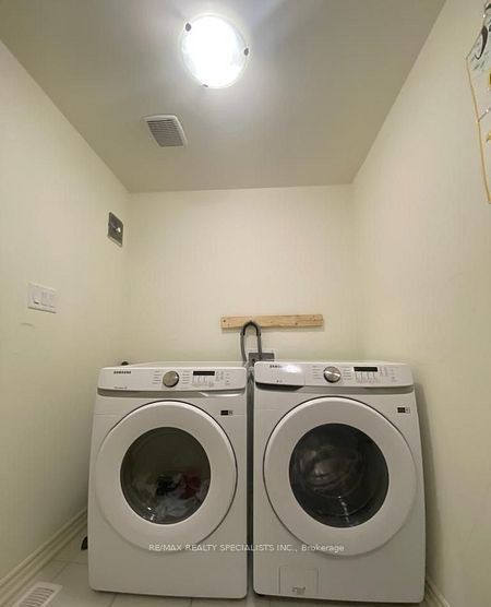 80 Donald Ficht Crescent Property Photo 26