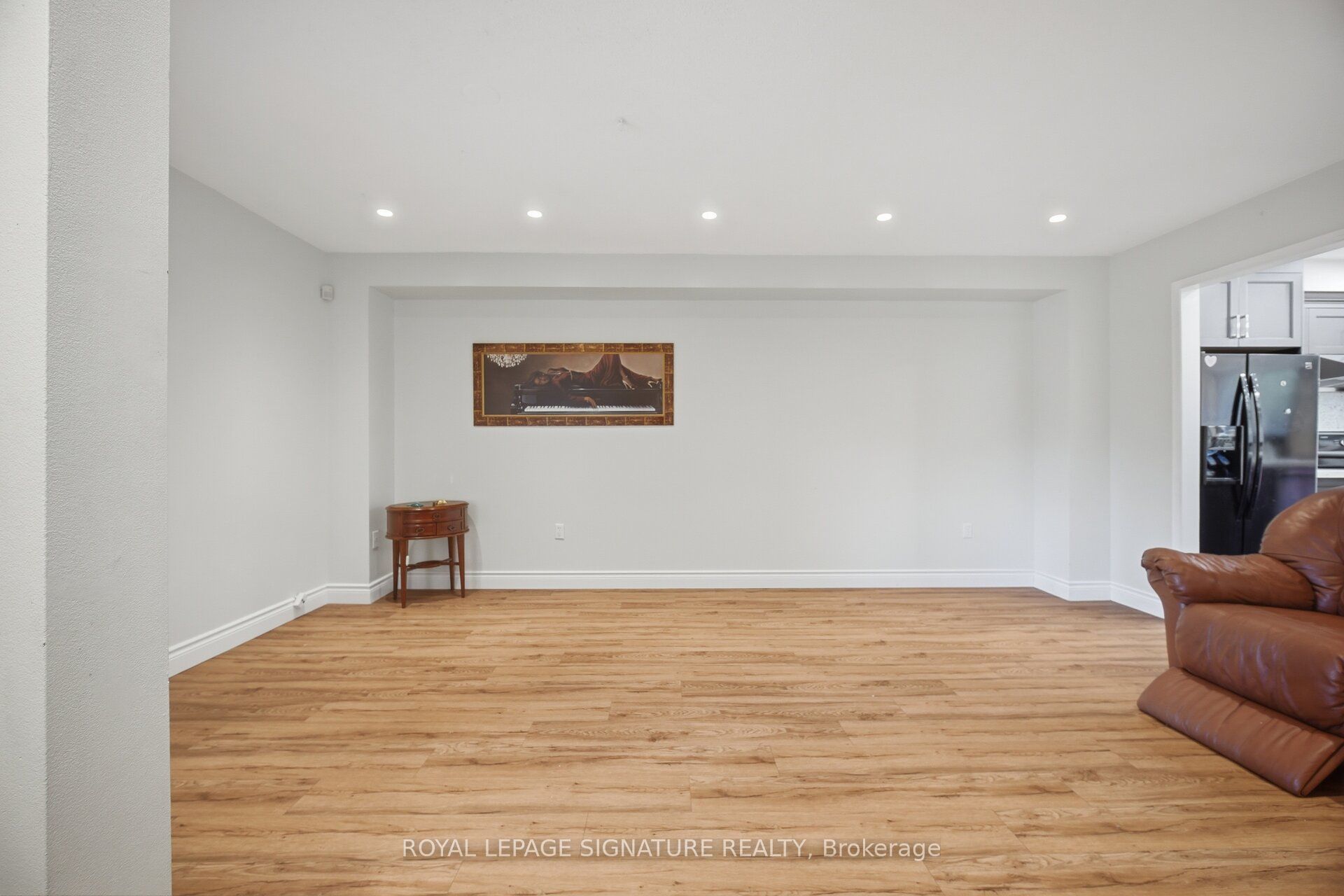 213 Fernforest Drive Property Photo 5