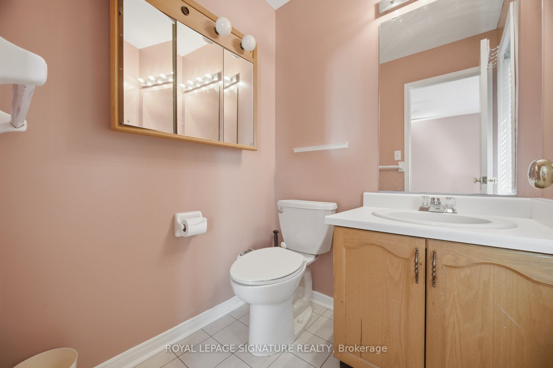 213 Fernforest Drive Property Photo 24