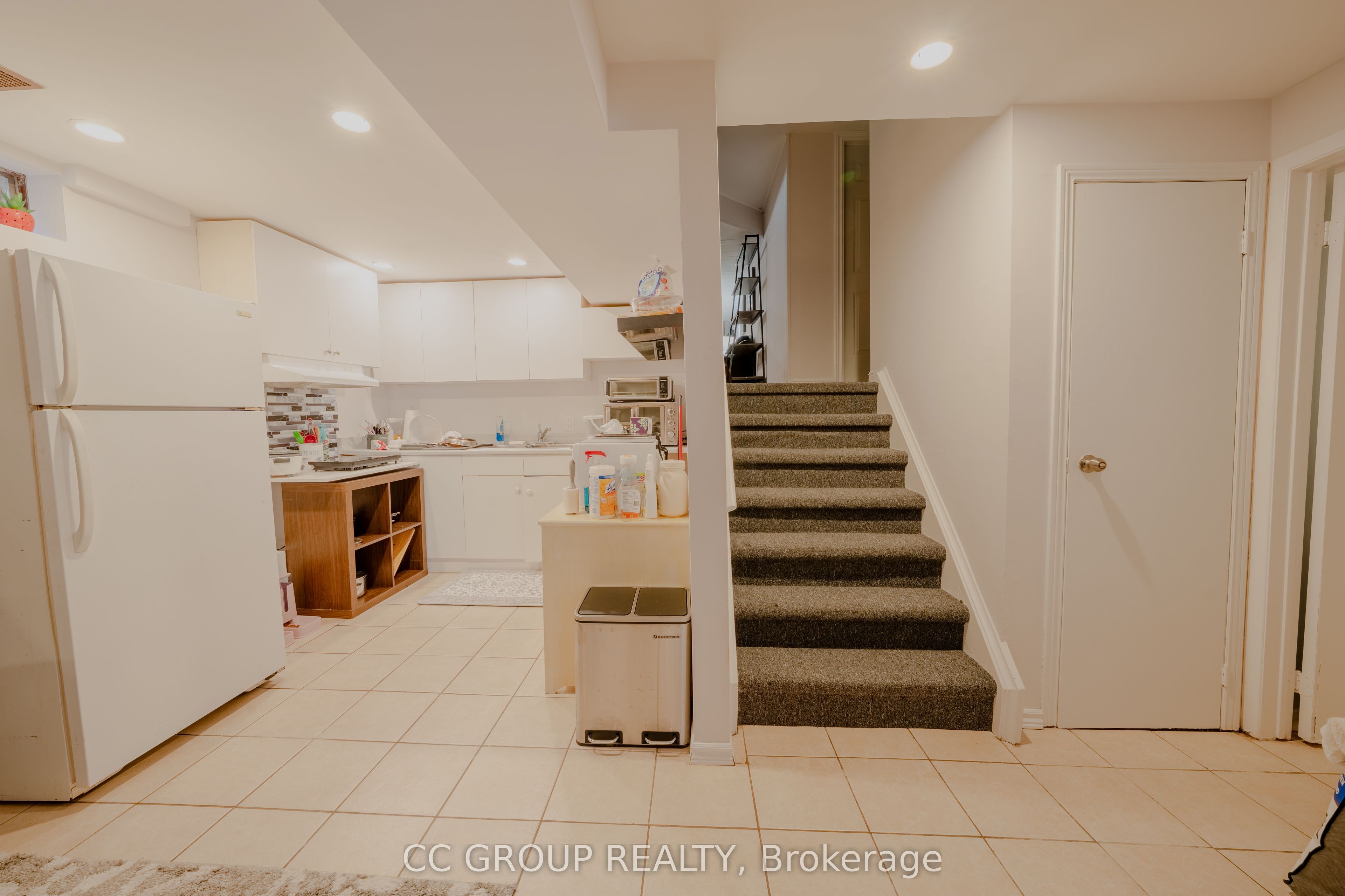 3350 Delfi Road Lower Property Photo 5