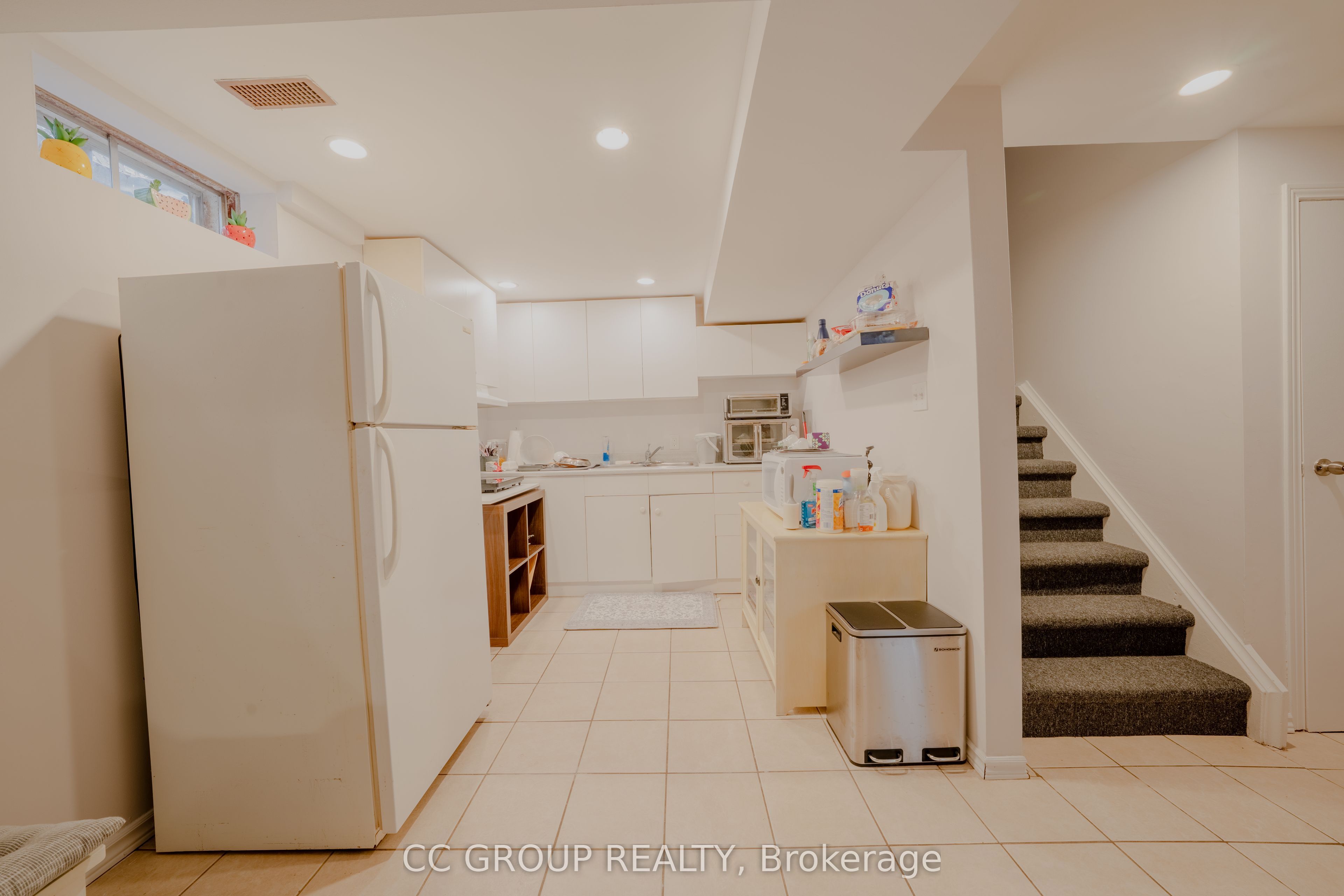 3350 Delfi Road Lower Property Photo 7