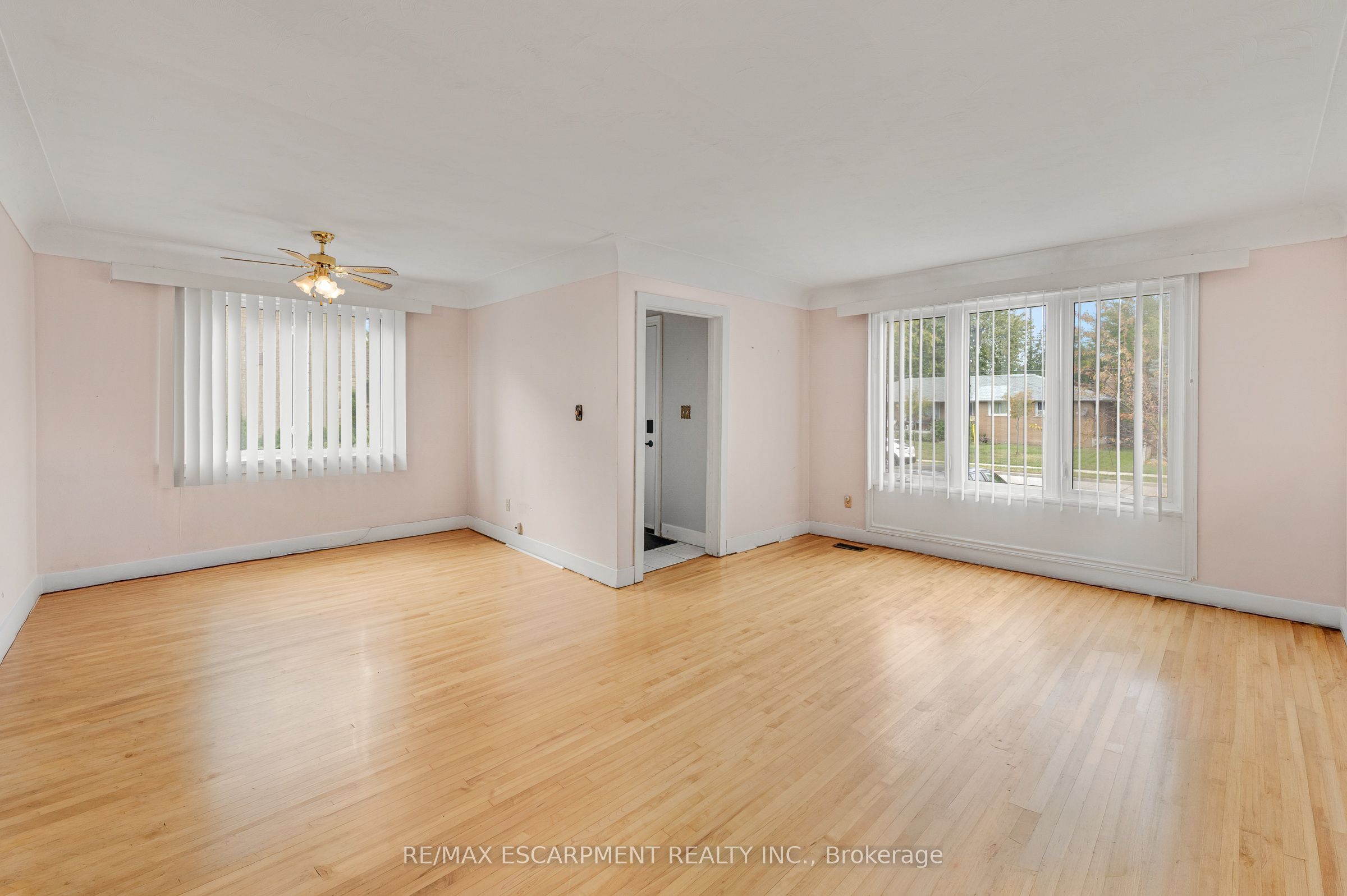 1388/1390 Leighland Road Property Photo 5