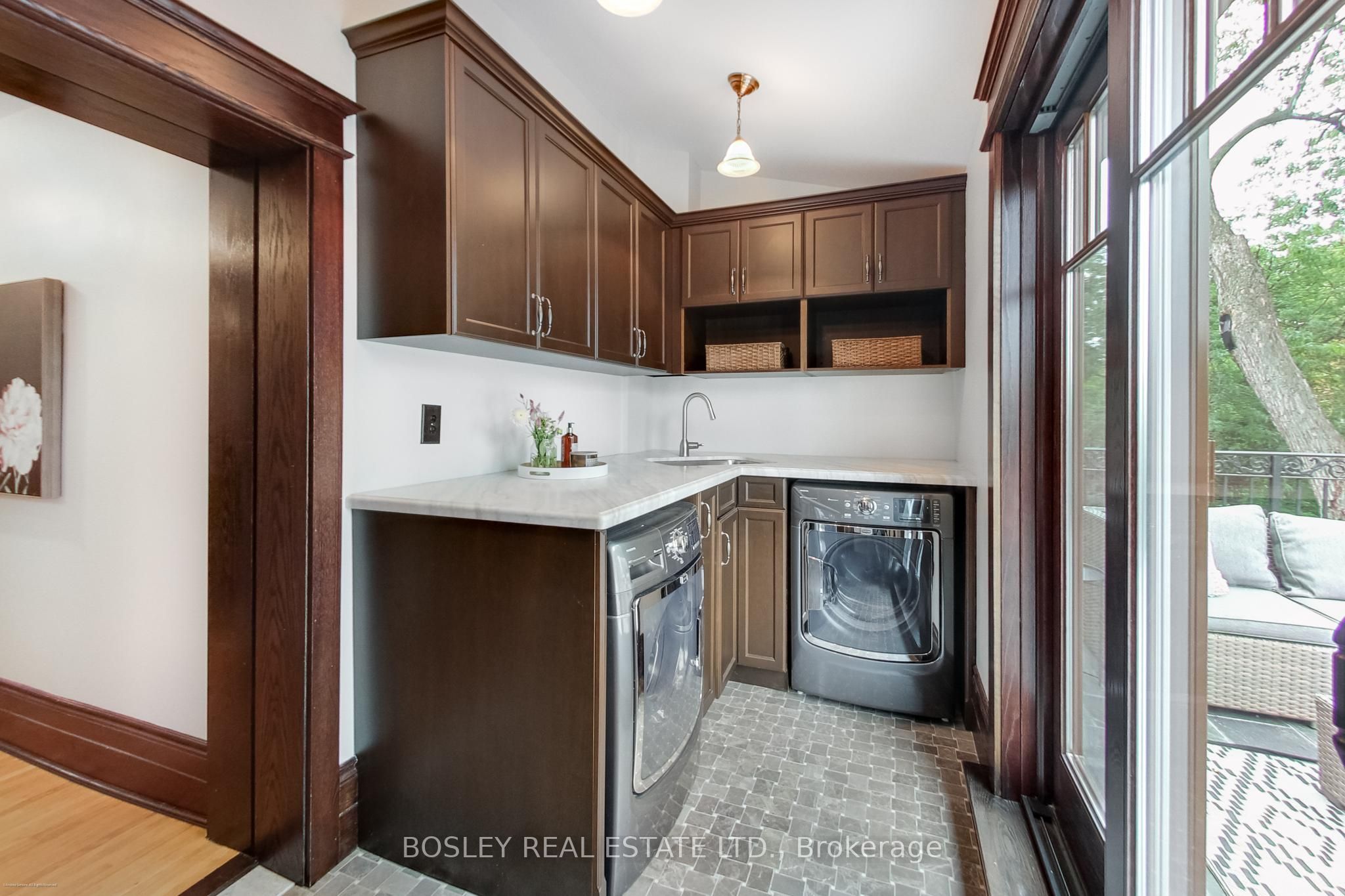 161 Westminster Avenue Property Photo 31