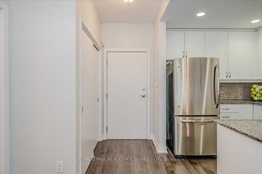551 Maple Avenue 615 Property Photo 5