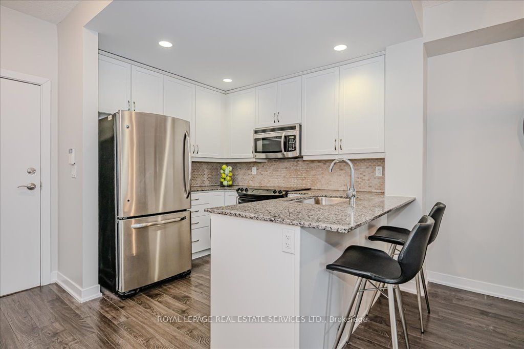 551 Maple Avenue 615 Property Photo 6