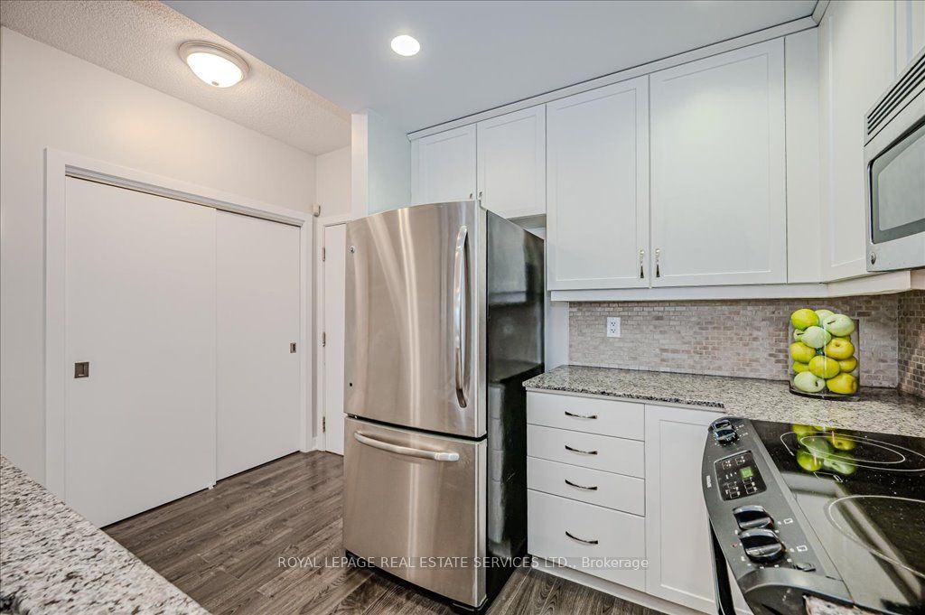 551 Maple Avenue 615 Property Photo 9