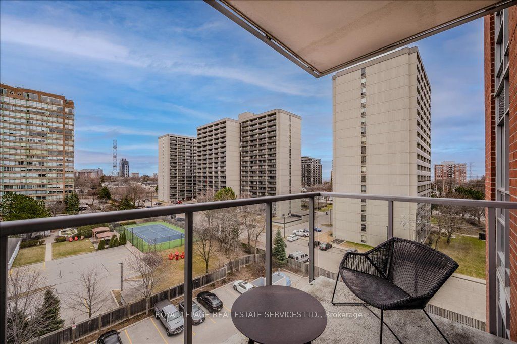 551 Maple Avenue 615 Property Photo 14