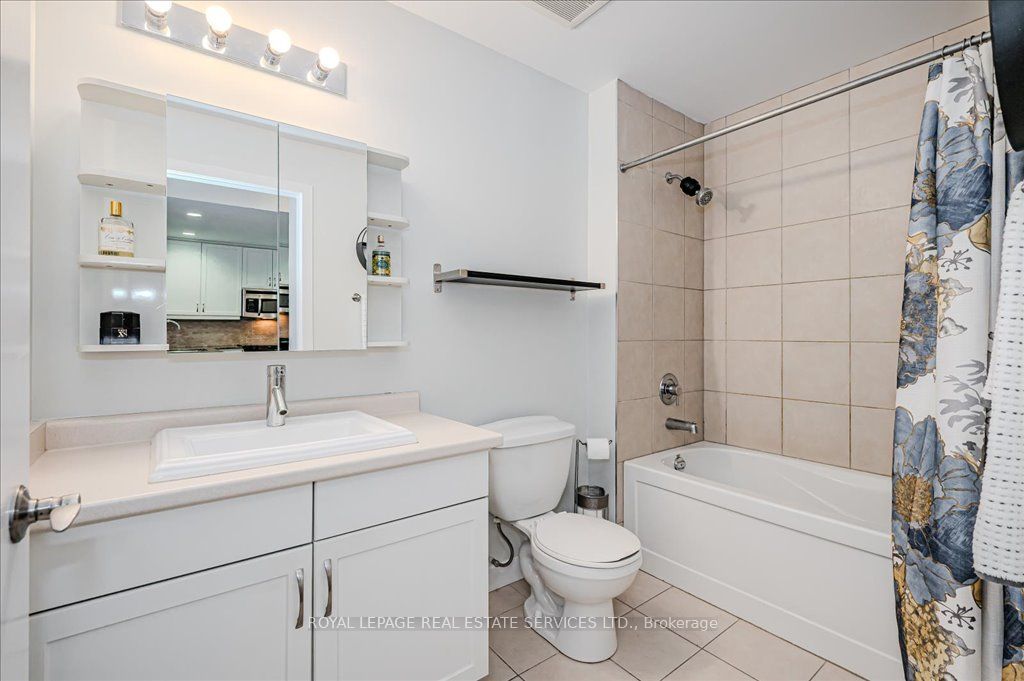 551 Maple Avenue 615 Property Photo 19