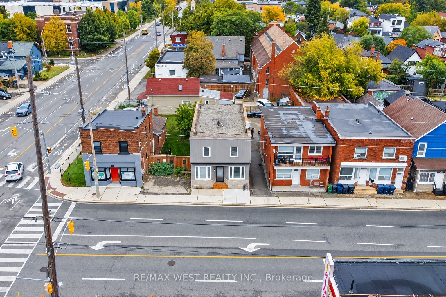203 Islington Avenue Main Property Photo 2
