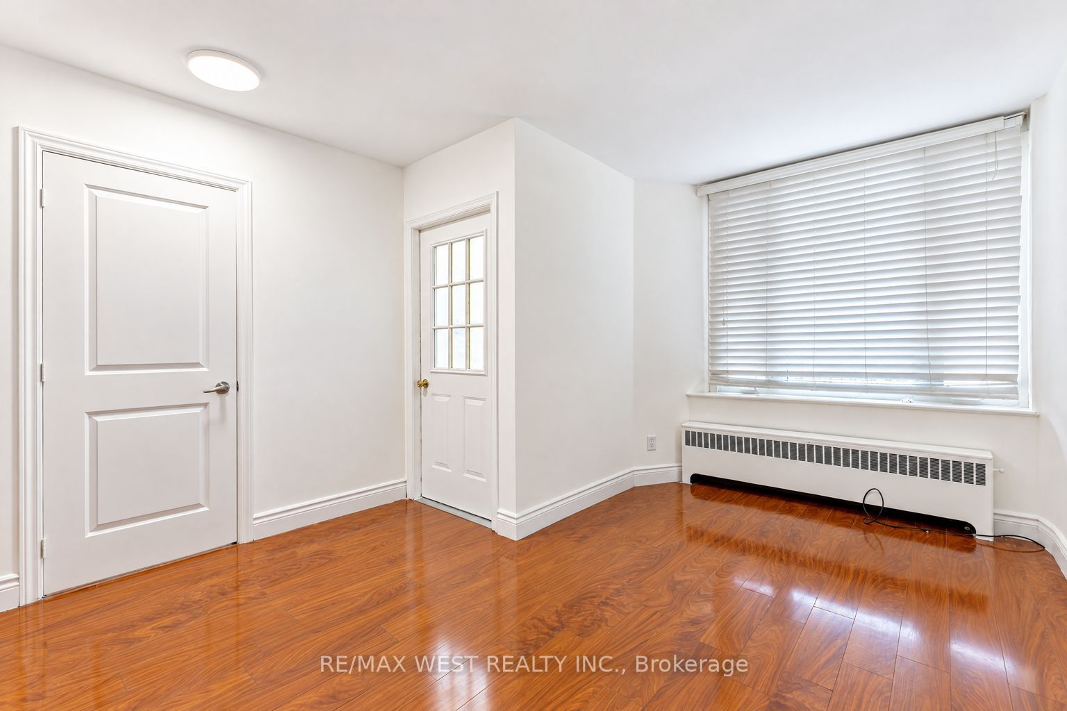 203 Islington Avenue Main Property Photo 8