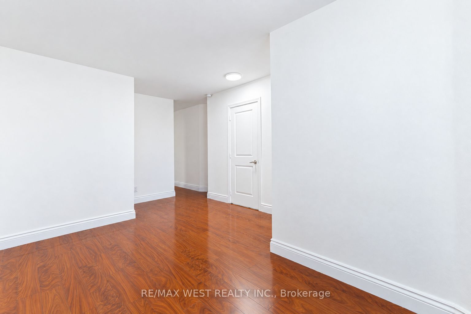 203 Islington Avenue Main Property Photo 10