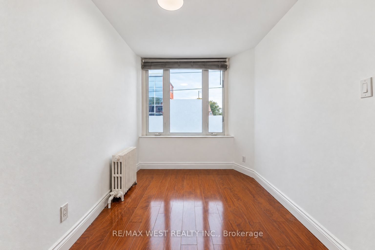 203 Islington Avenue Main Property Photo 14