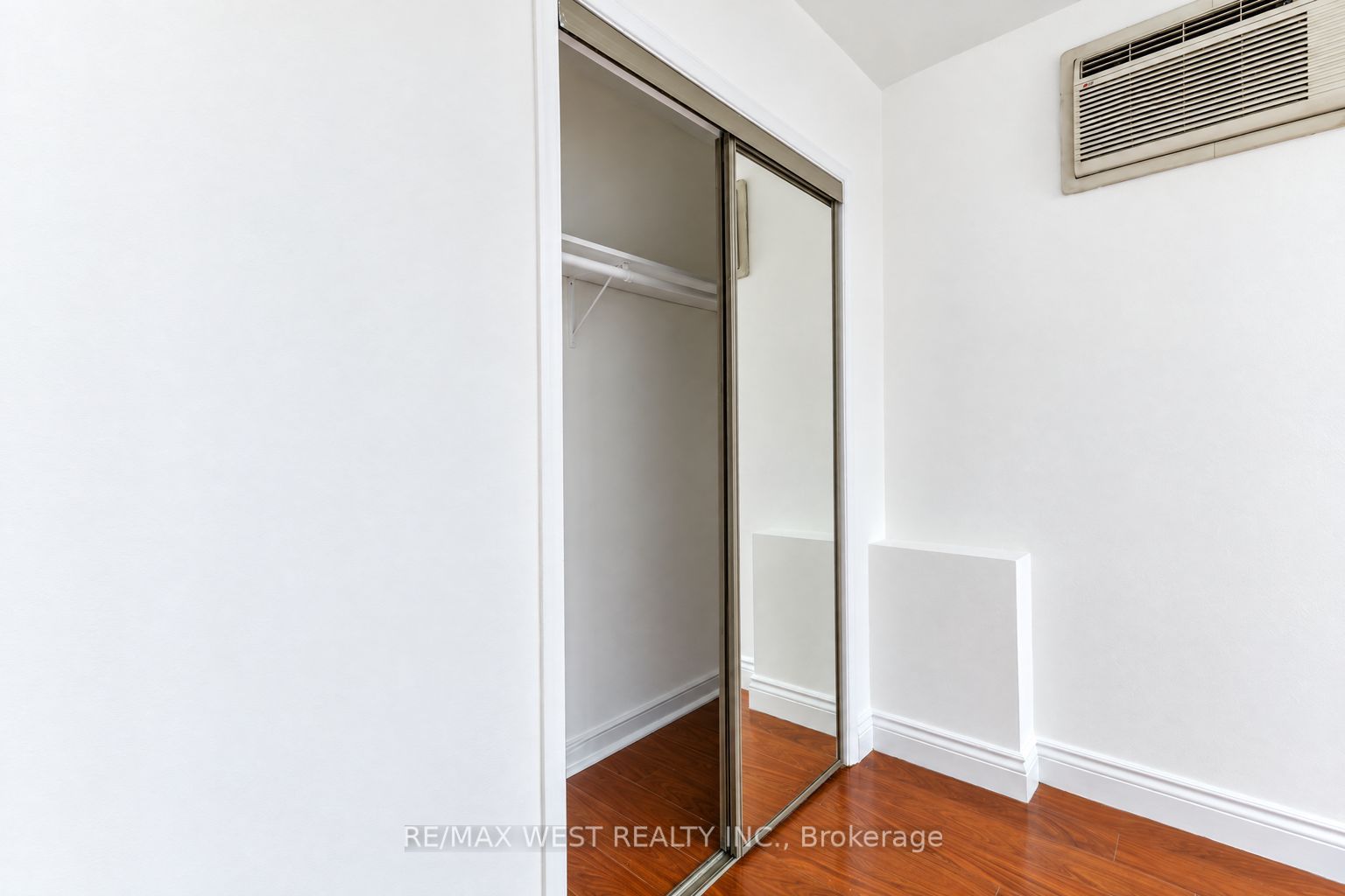 203 Islington Avenue Main Property Photo 18