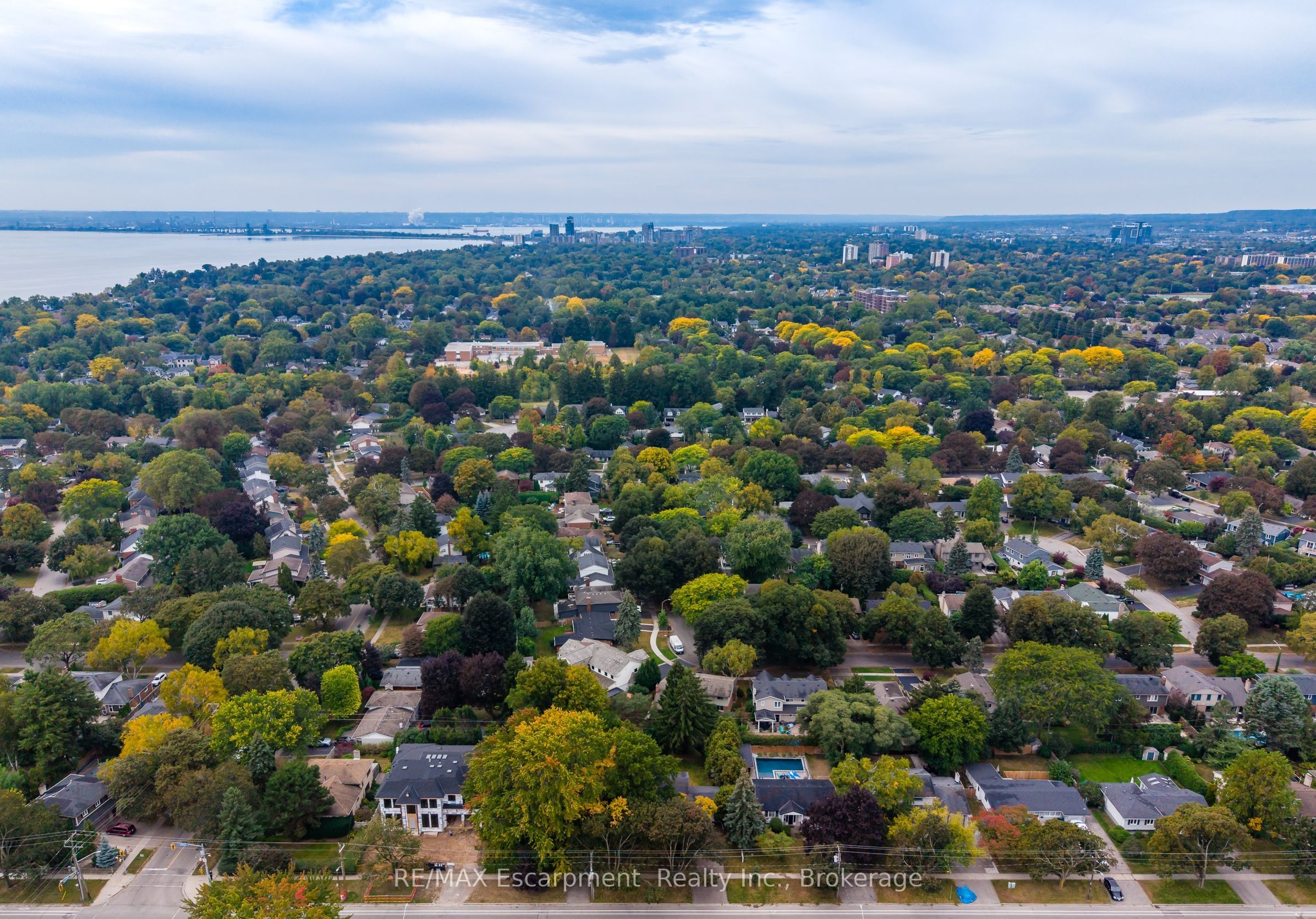 326 Walkers Line Property Photo 16