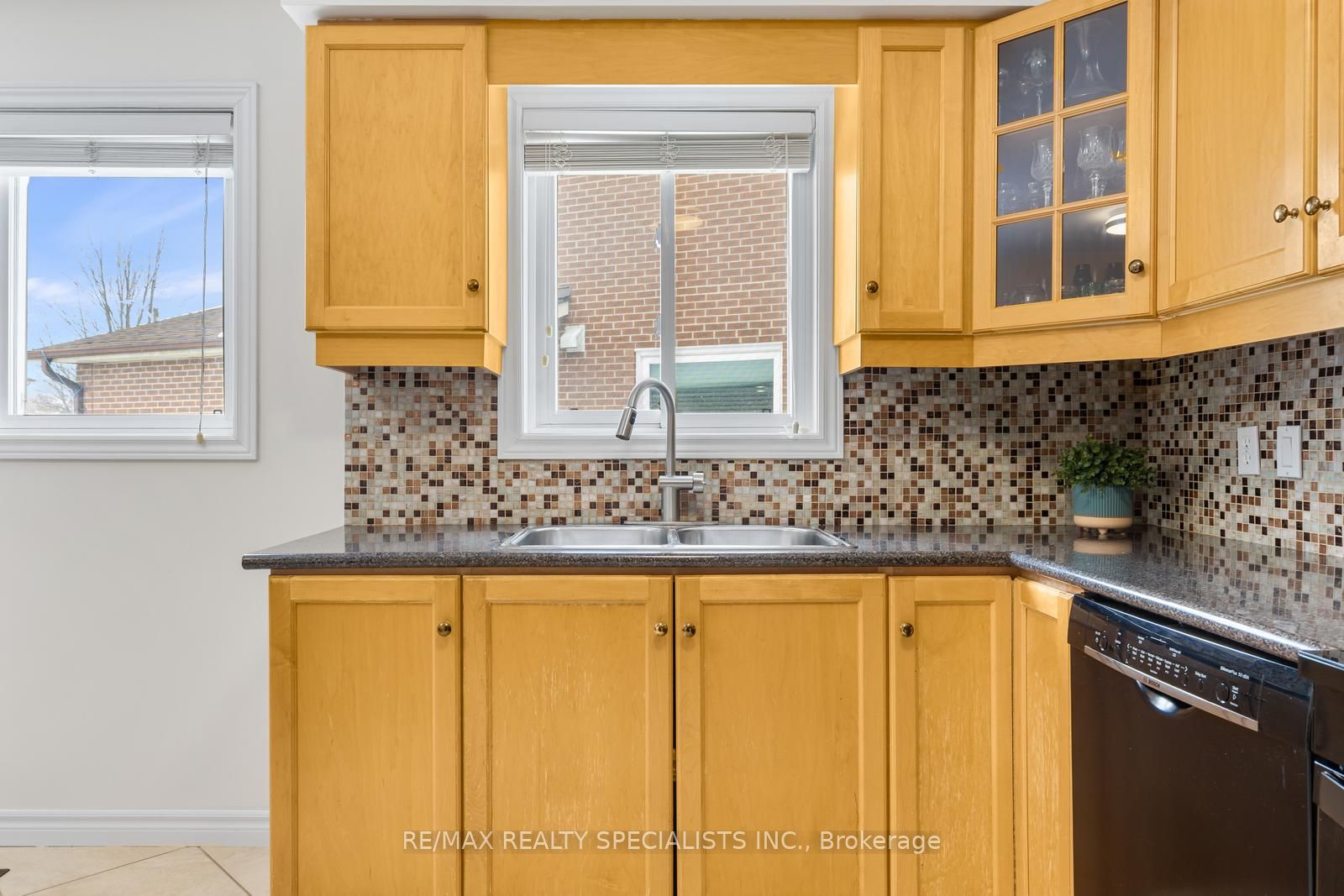 100 Princeton Terrace Property Photo 14