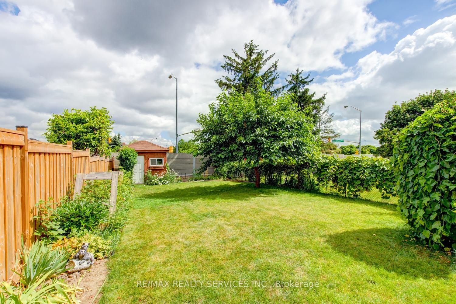 16 Cavalier Court Property Photo 44